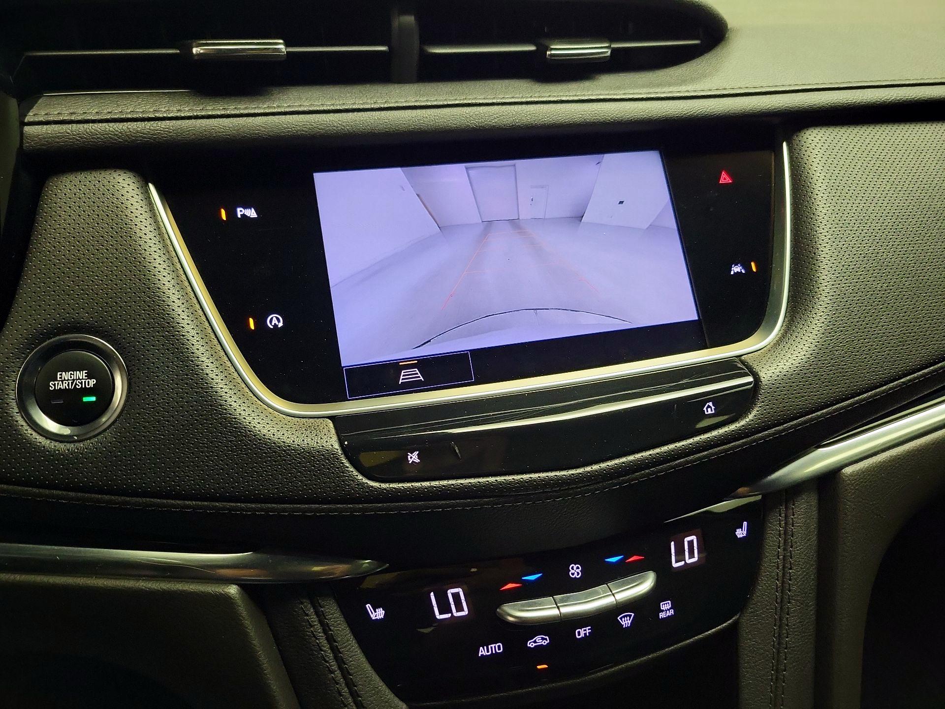 Thumbnail: 2022 Cadillac XT6 - 14