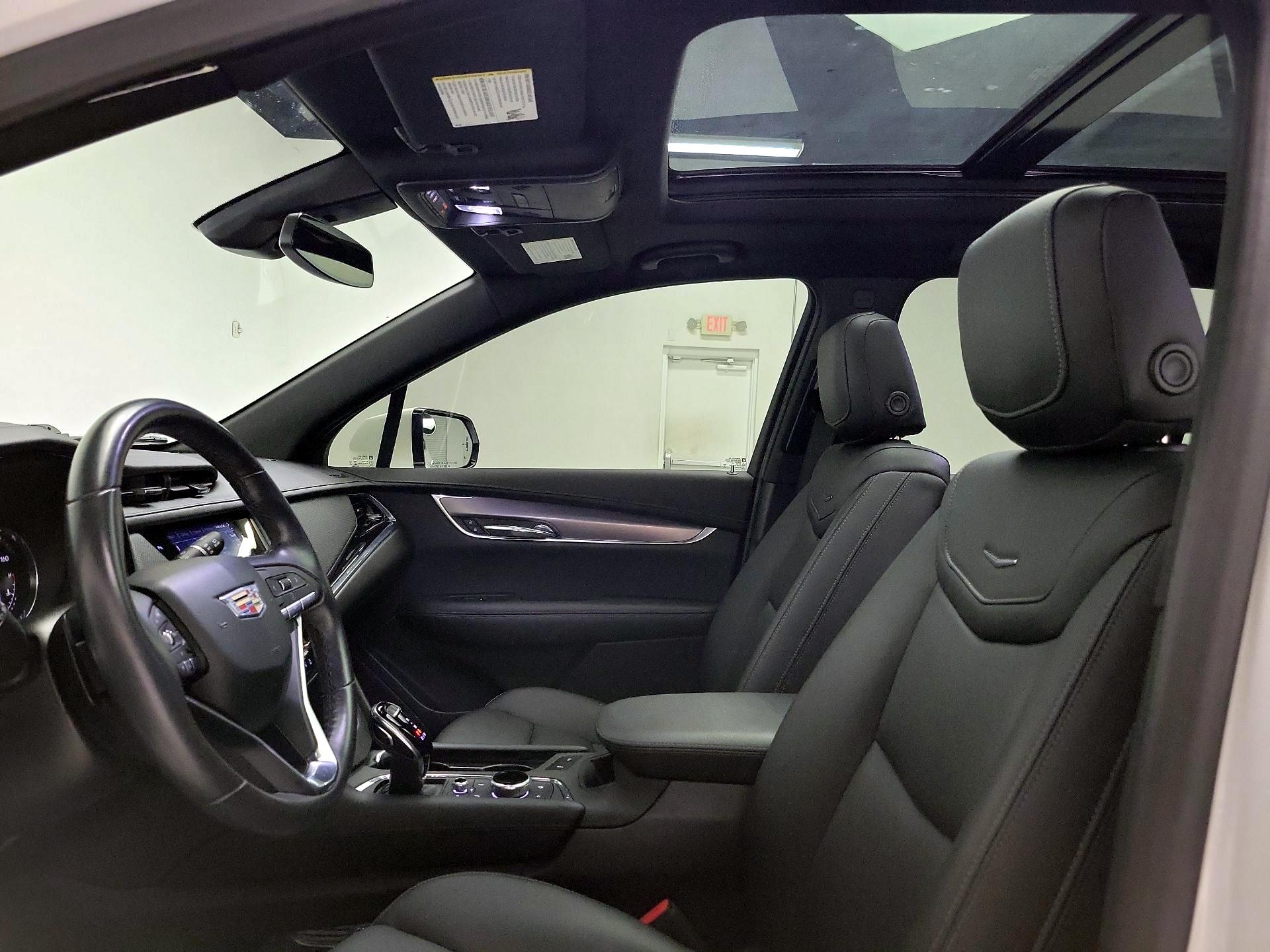 Thumbnail: 2022 Cadillac XT6 - 18