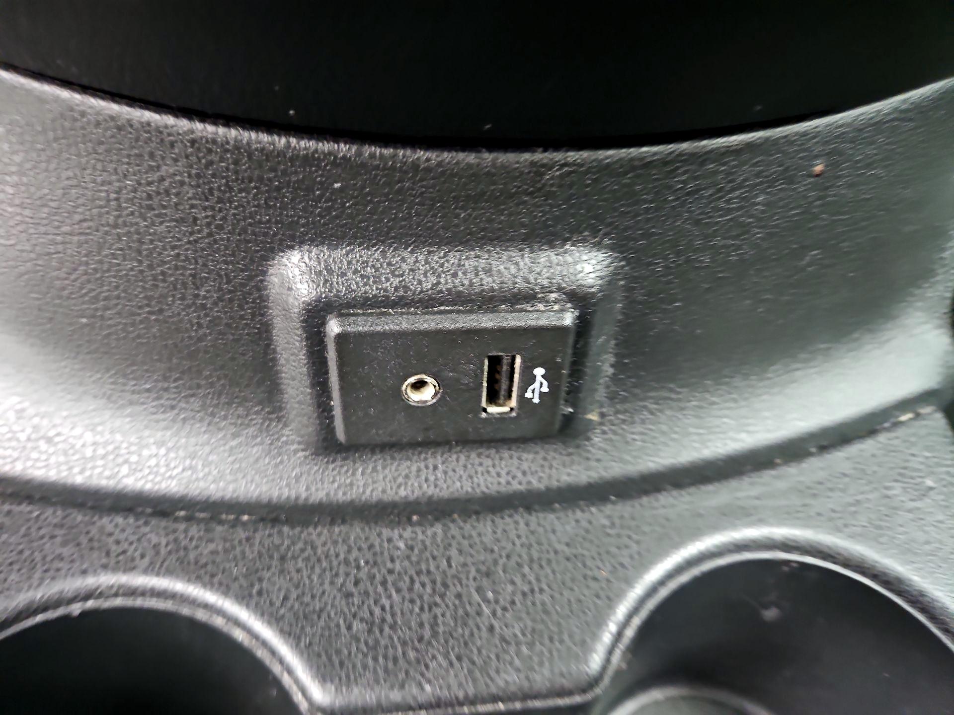 Thumbnail: 2017 Nissan Versa - 17