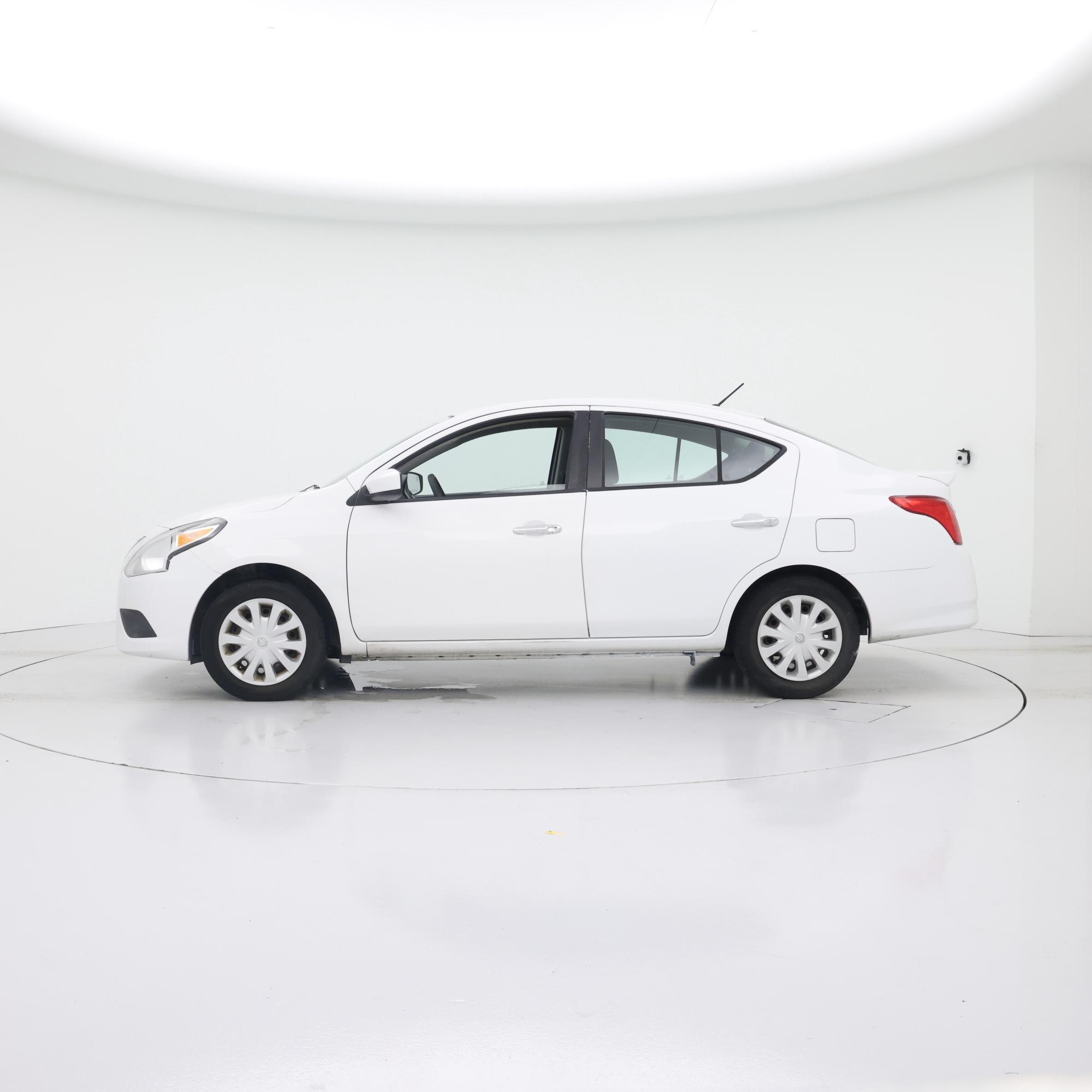 Thumbnail: 2017 Nissan Versa - 3