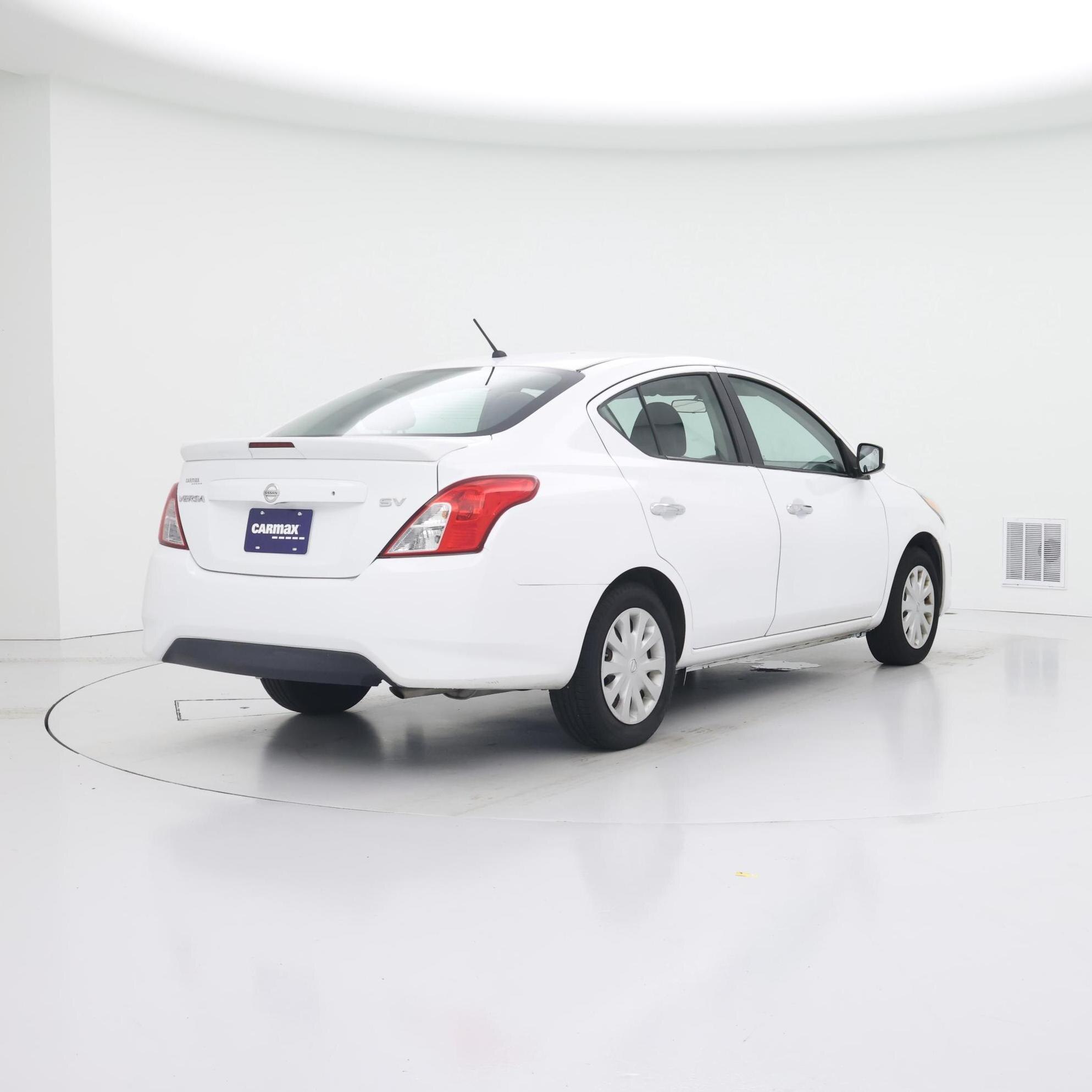 Thumbnail: 2017 Nissan Versa - 8
