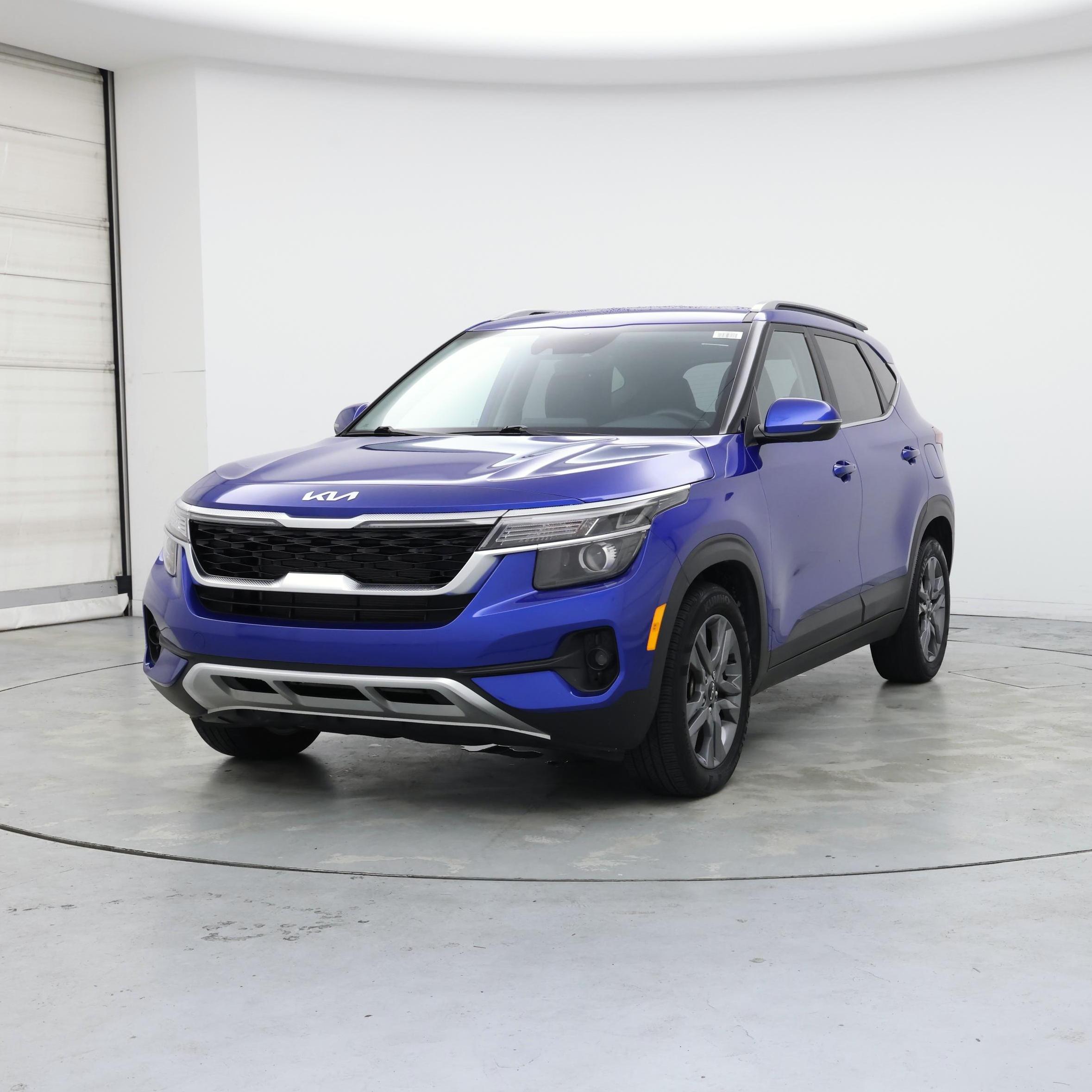 Thumbnail: 2023 Kia Seltos - 4