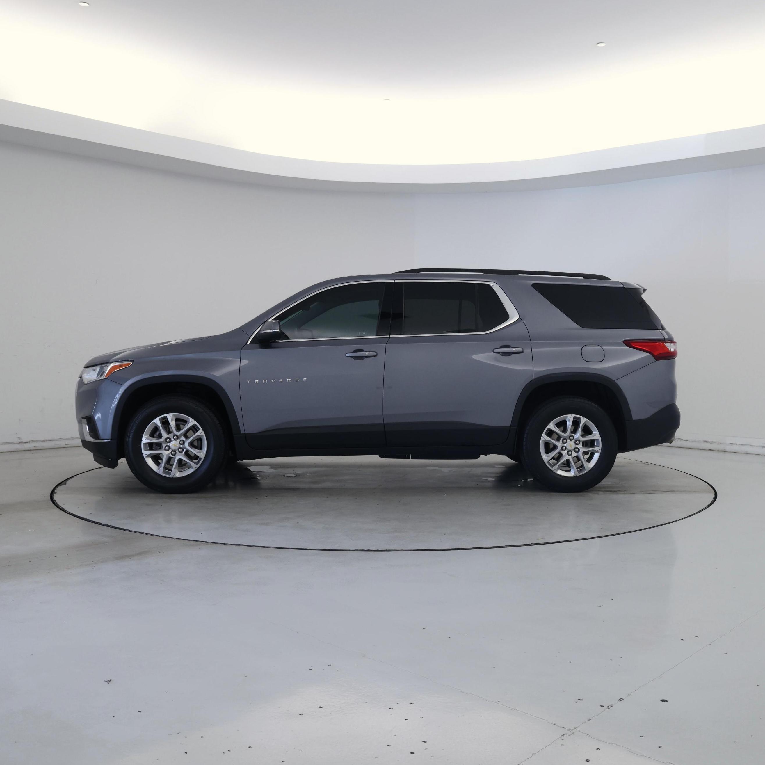 Thumbnail: 2021 Chevrolet Traverse - 3