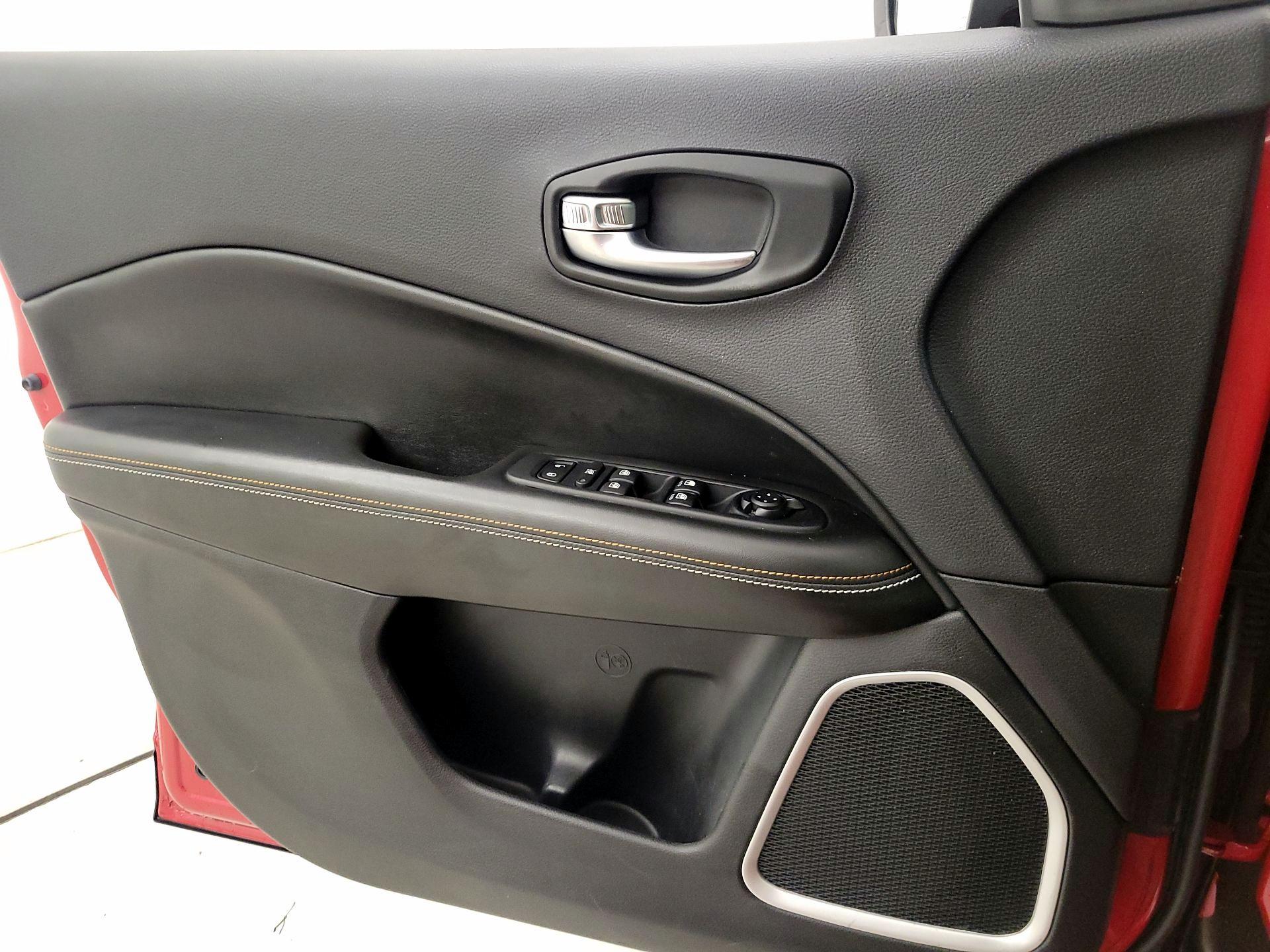 Thumbnail: 2019 Jeep Compass - 12