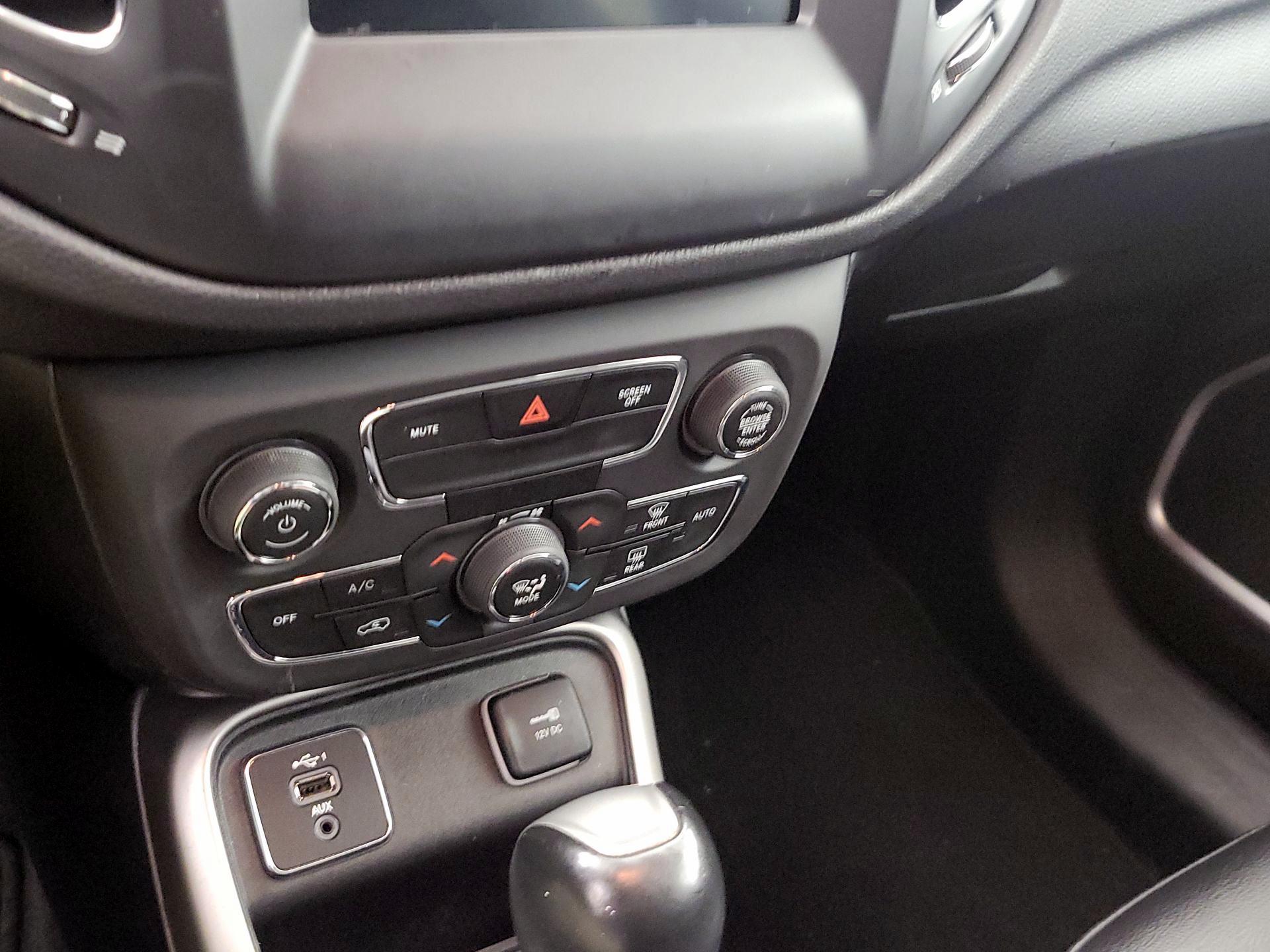 Thumbnail: 2019 Jeep Compass - 16