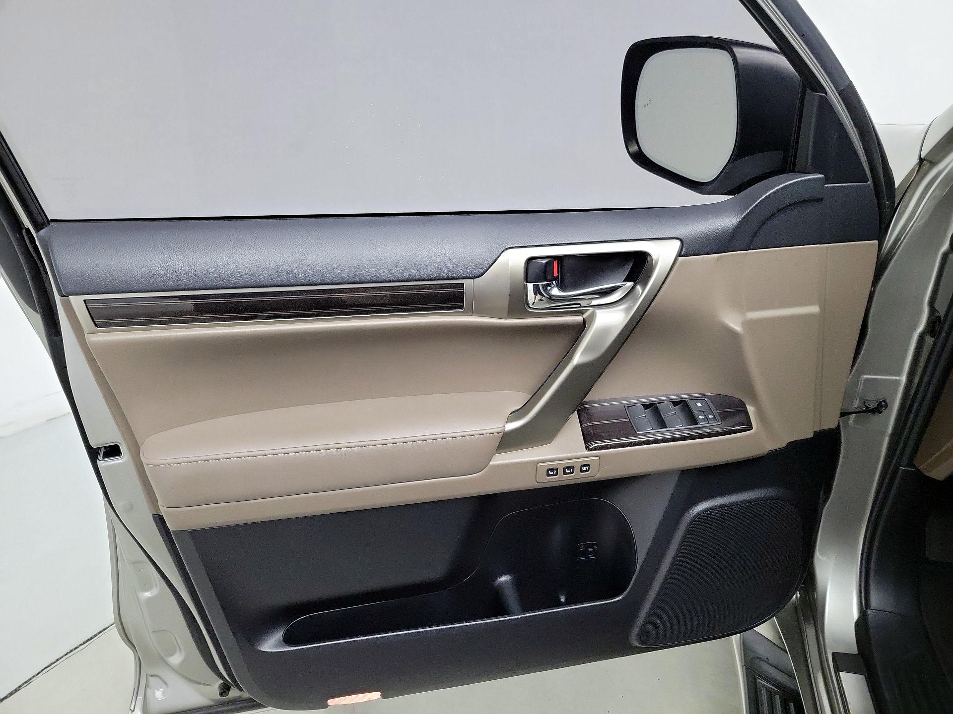 Thumbnail: 2021 Lexus GX - 12