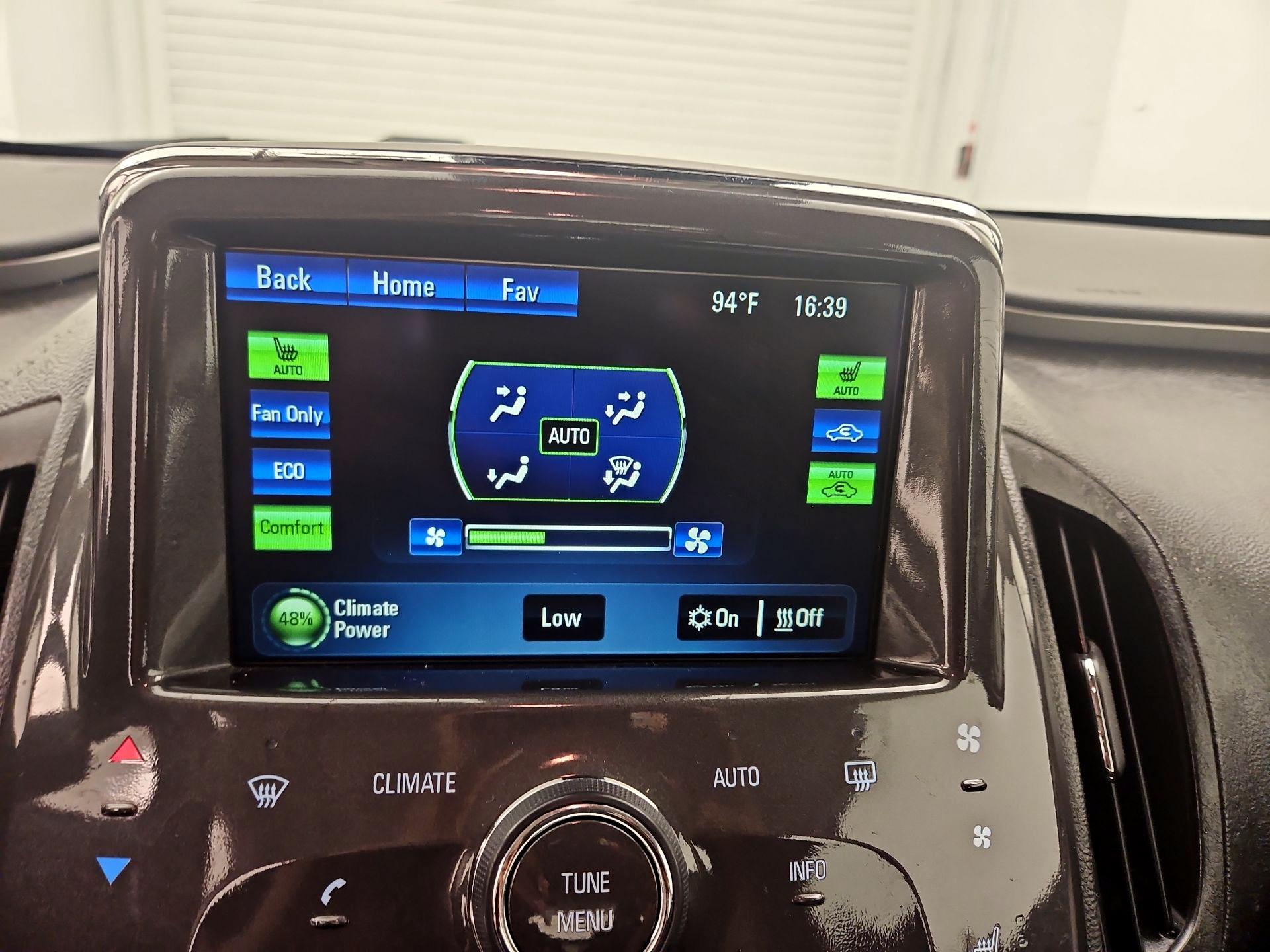 Thumbnail: 2014 Chevrolet Volt - 16