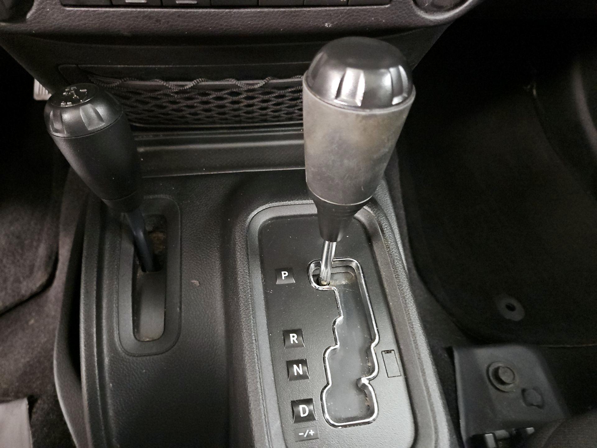 Thumbnail: 2016 Jeep Wrangler - 16