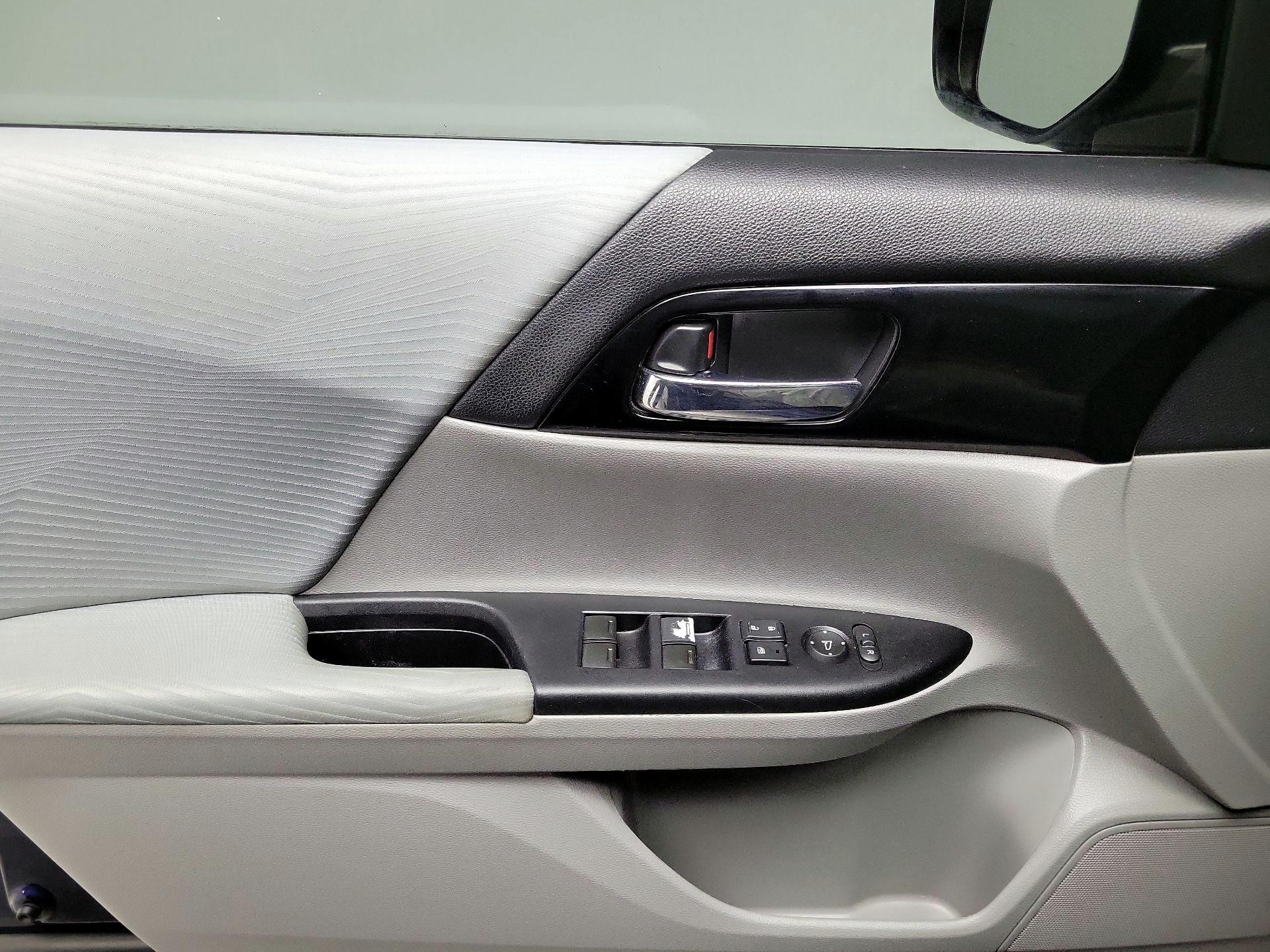 Thumbnail: 2017 Honda Accord - 12