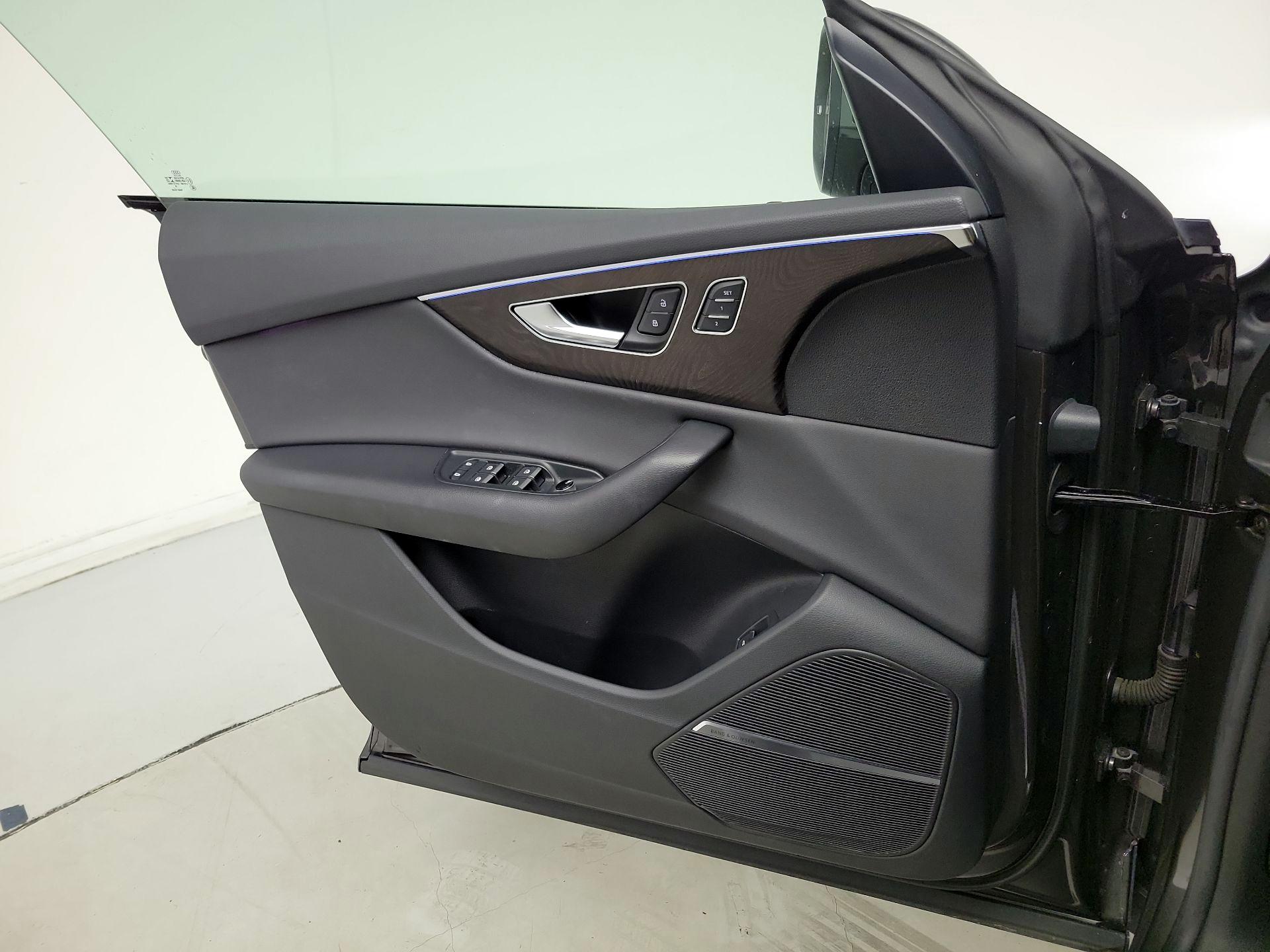 Thumbnail: 2019 Audi Q8 - 12