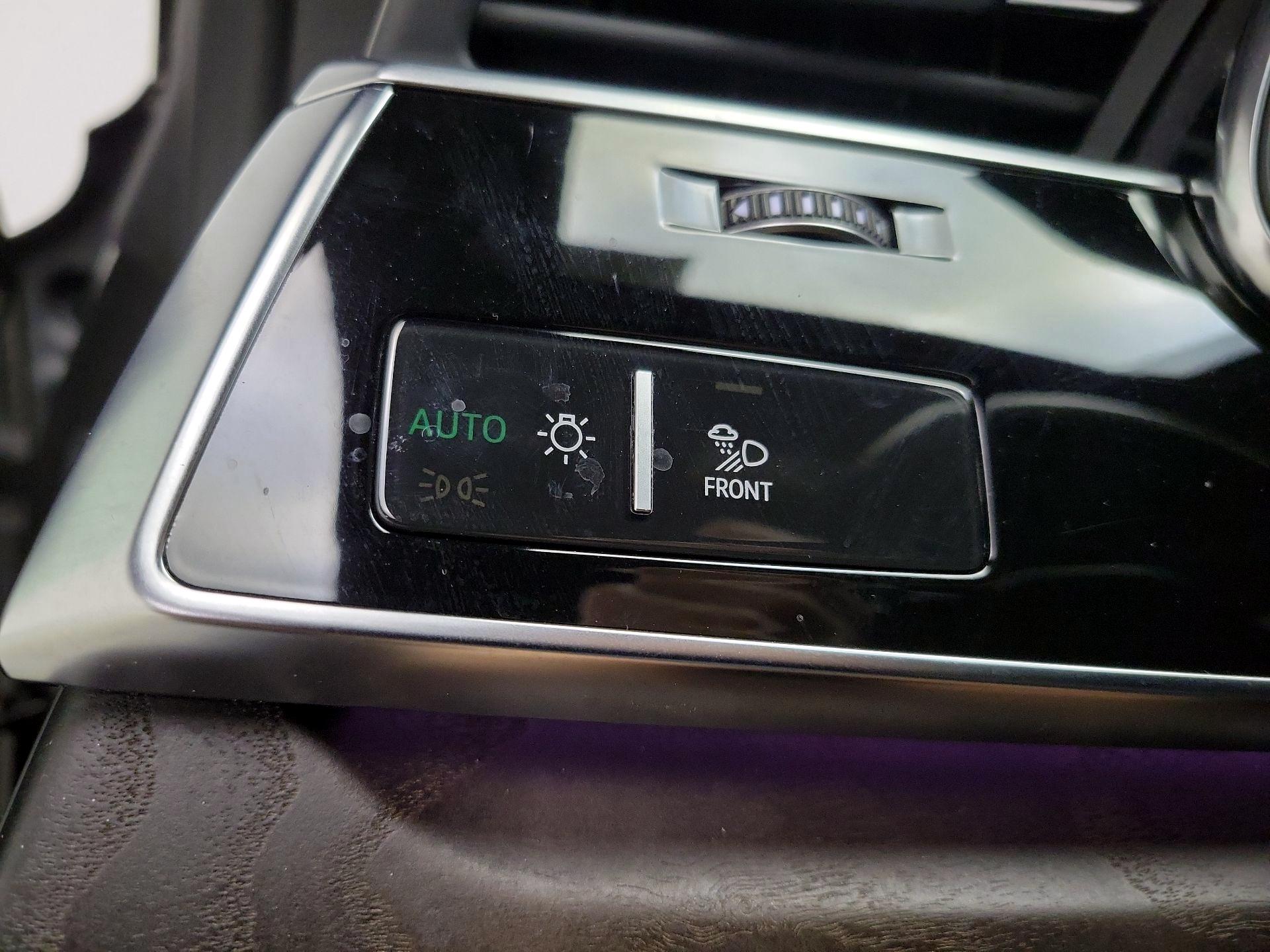 Thumbnail: 2019 Audi Q8 - 13