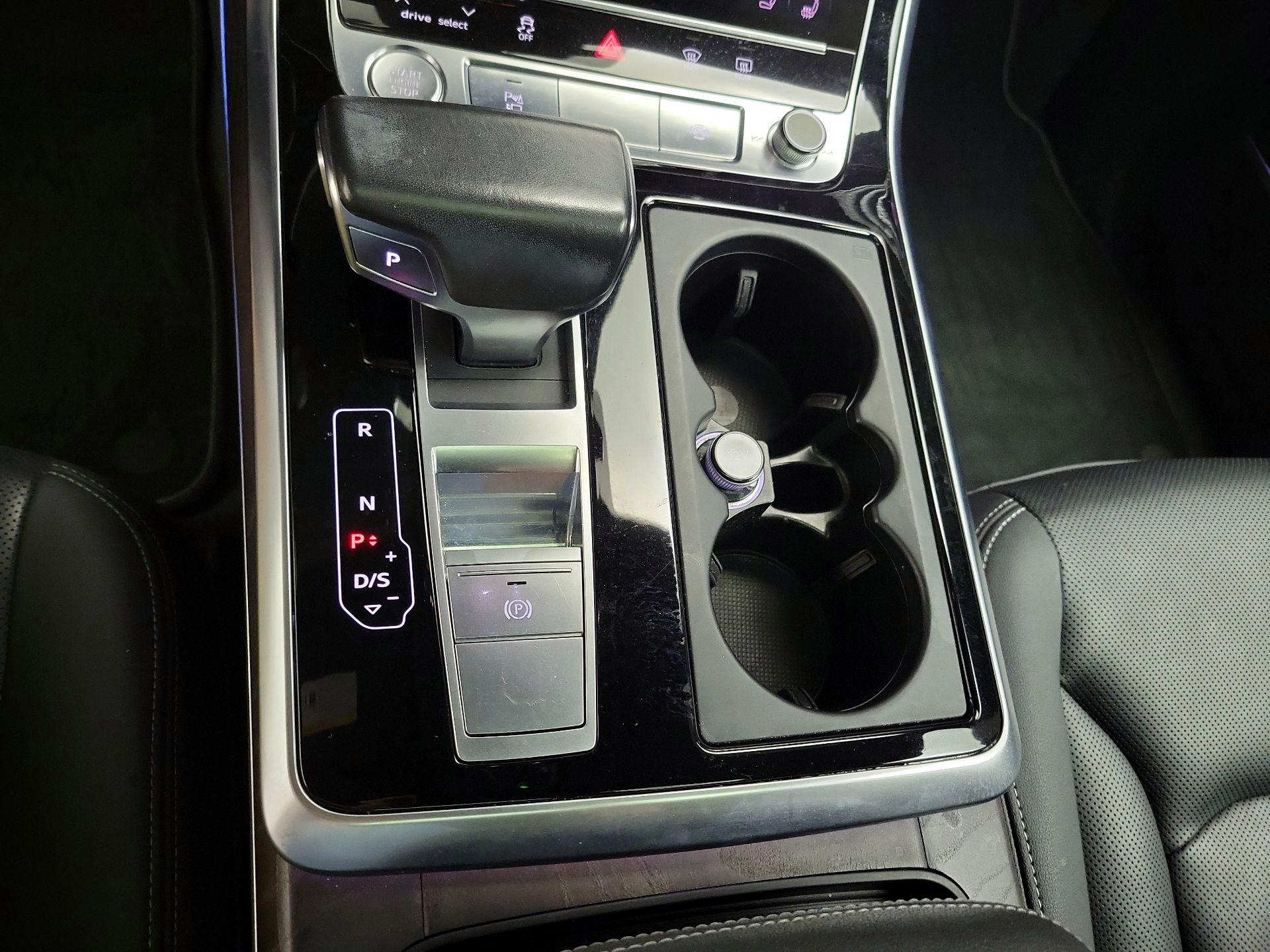 Thumbnail: 2019 Audi Q8 - 18