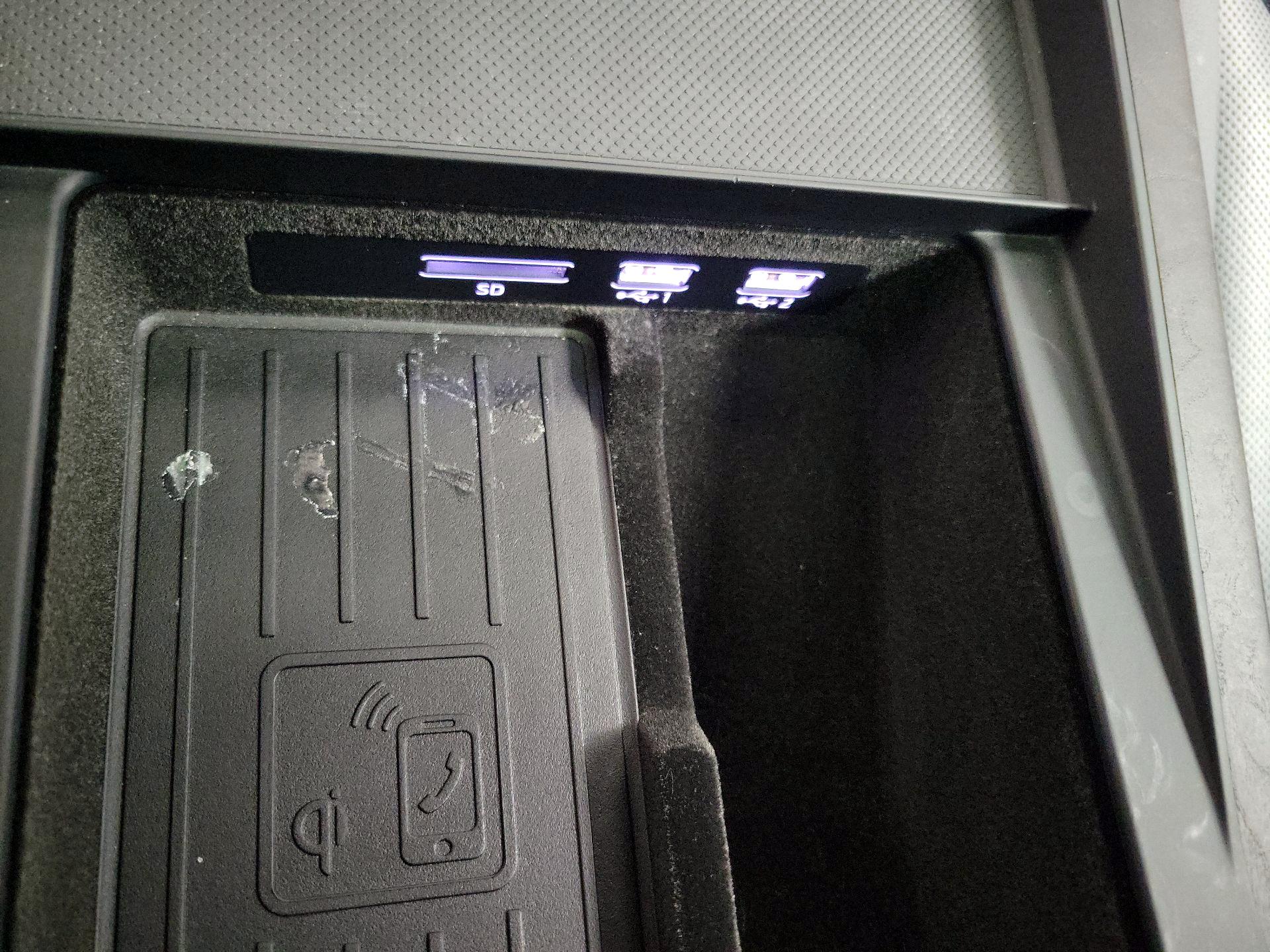 Thumbnail: 2019 Audi Q8 - 19