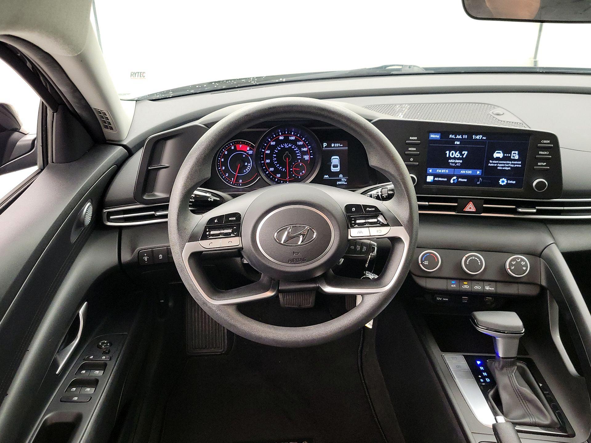 Thumbnail: 2022 Hyundai Elantra - 10