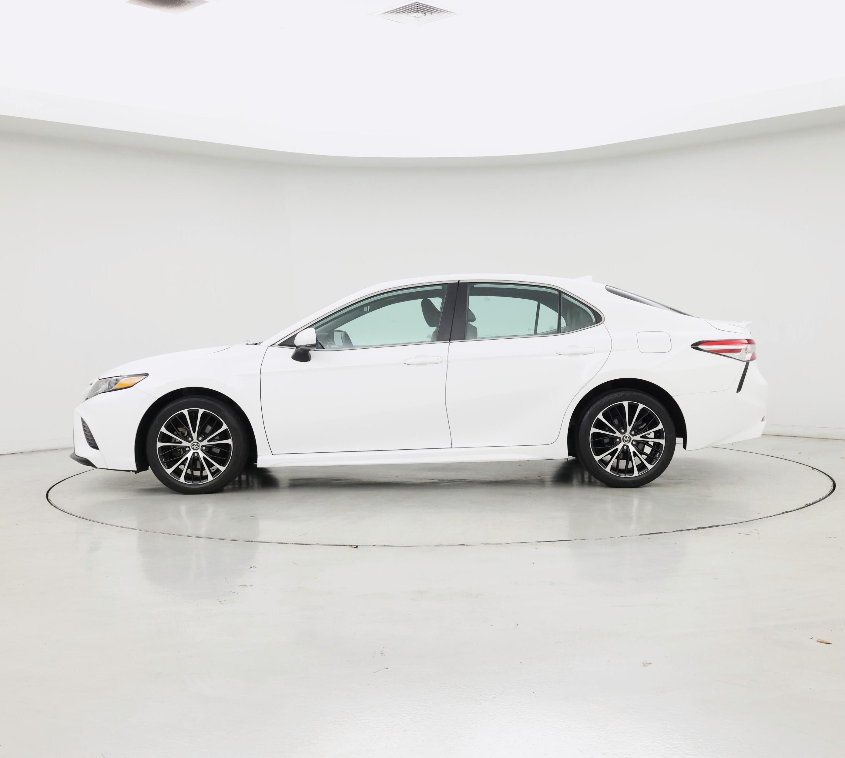 Thumbnail: 2020 Toyota Camry - 3