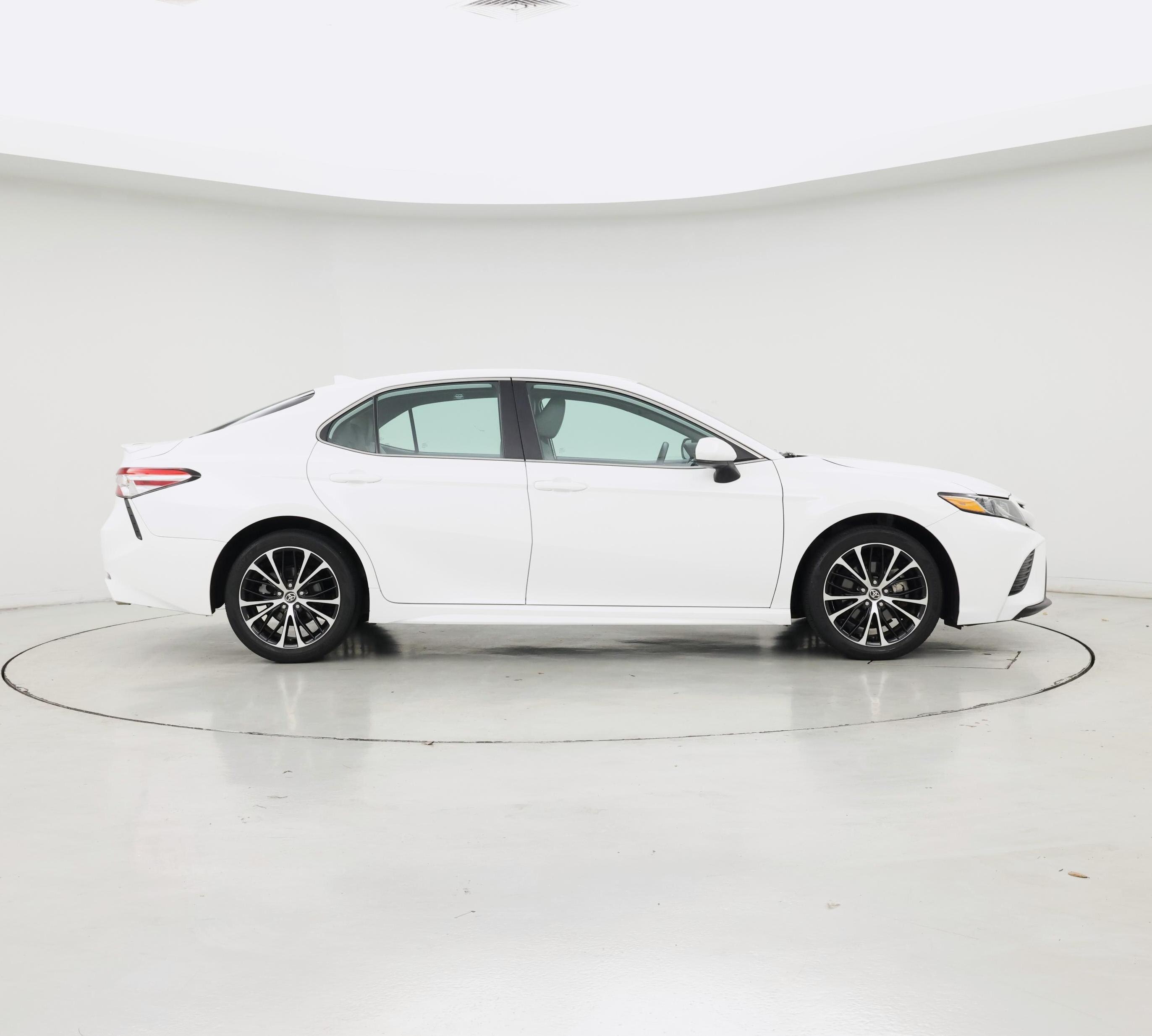 Thumbnail: 2020 Toyota Camry - 7