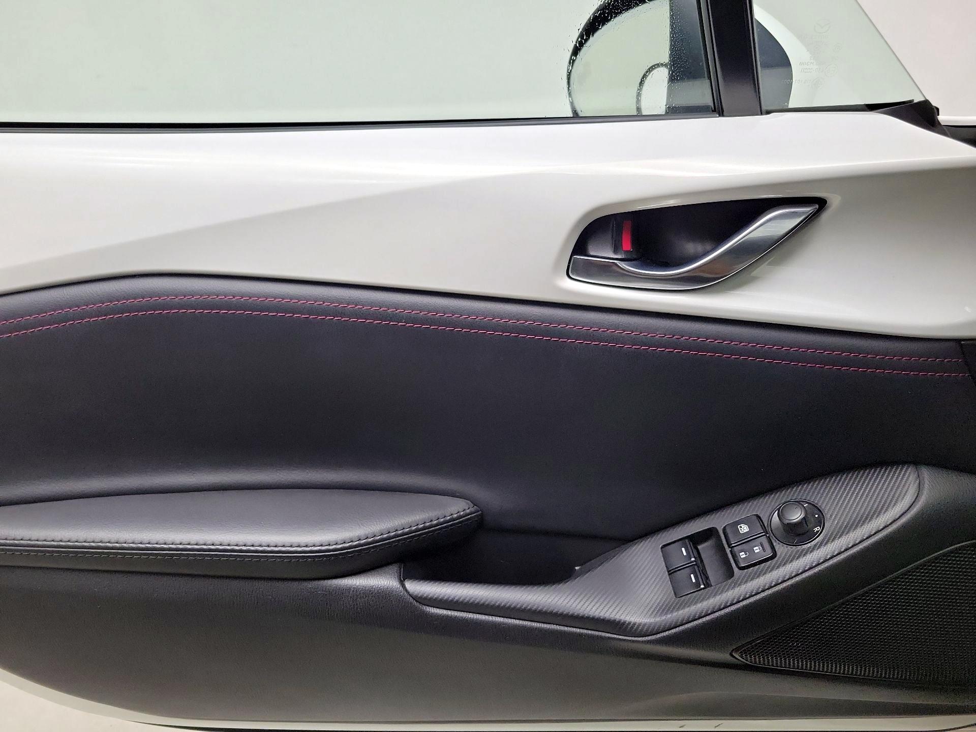 Thumbnail: 2016 Mazda MX-5 Miata - 12