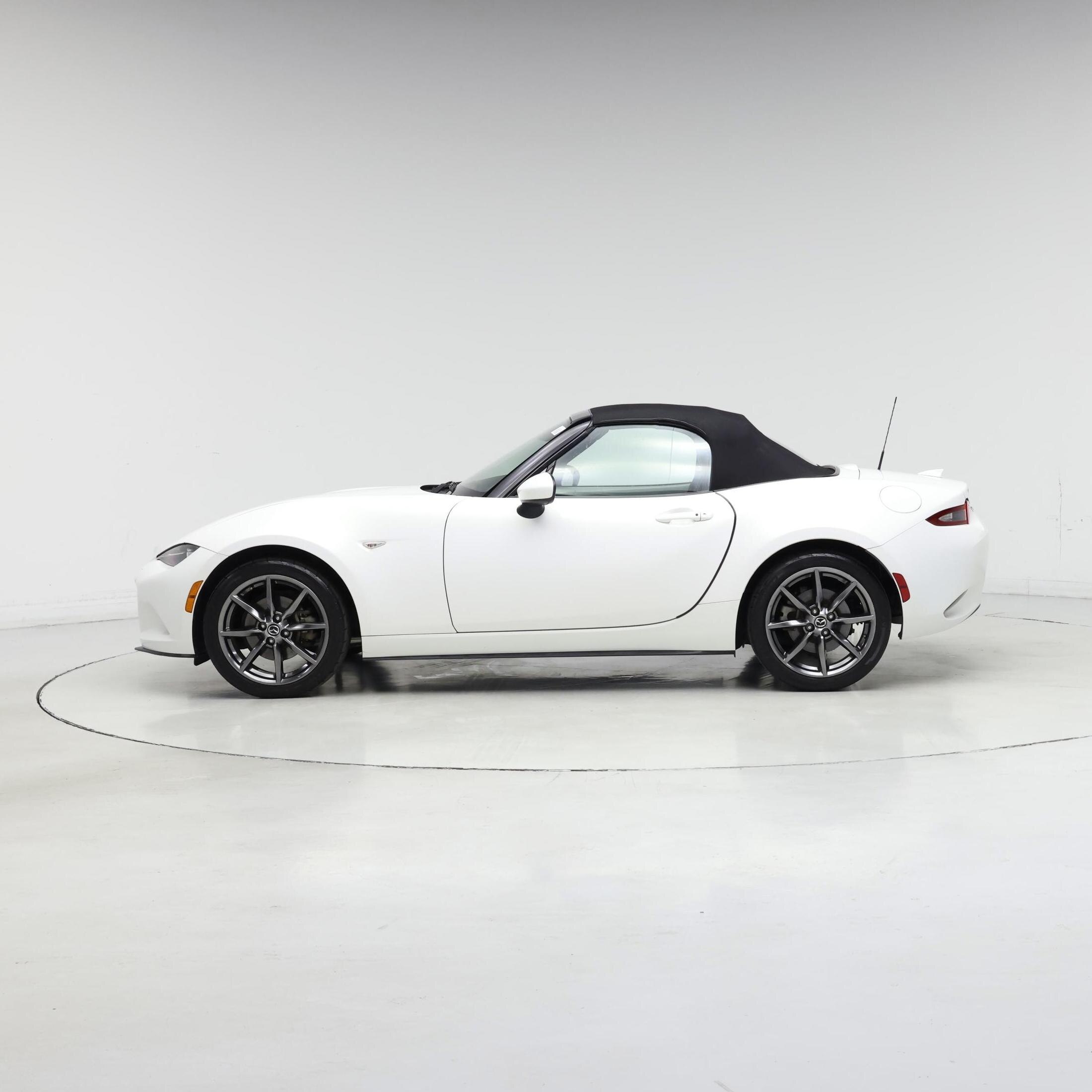 Thumbnail: 2016 Mazda MX-5 Miata - 3