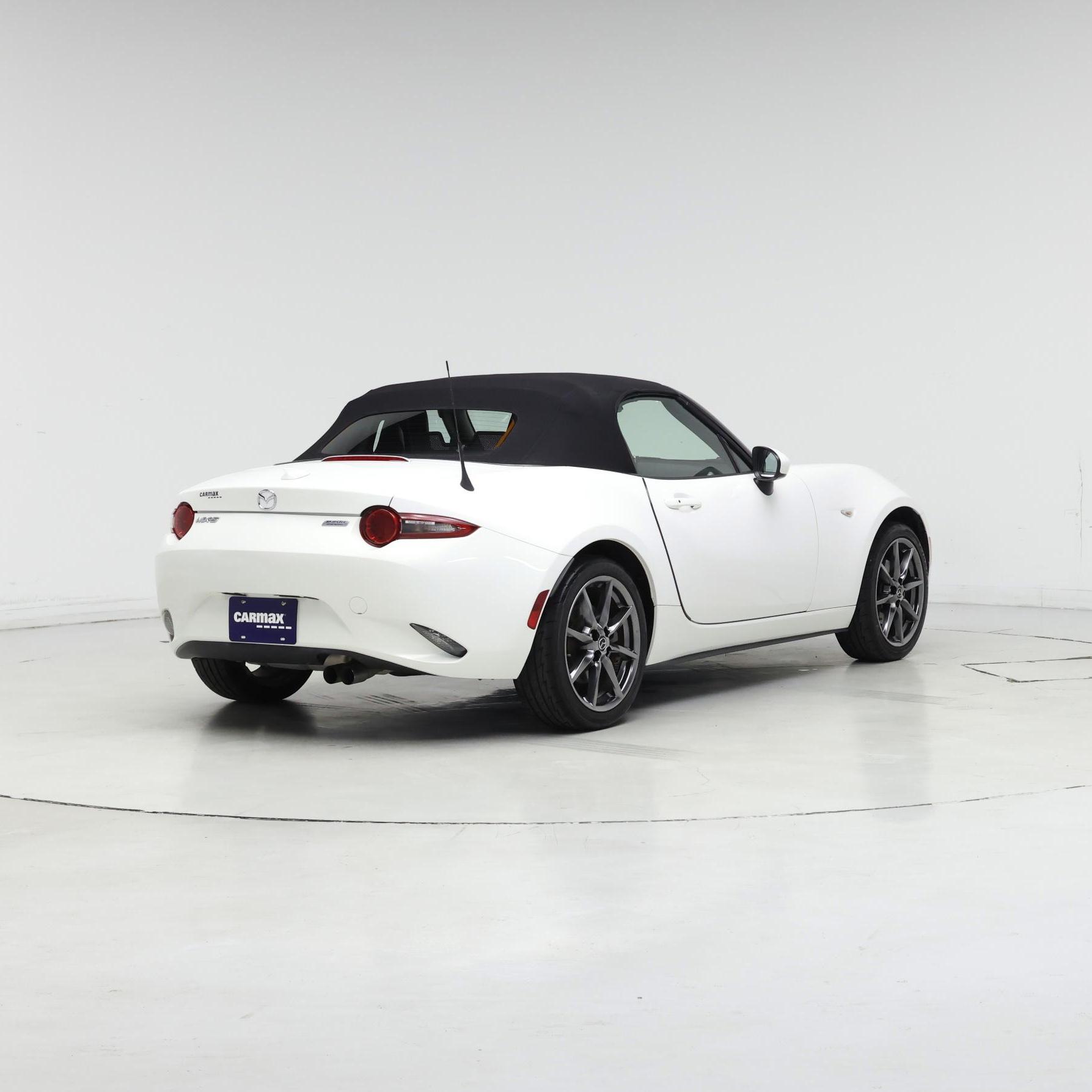 Thumbnail: 2016 Mazda MX-5 Miata - 8