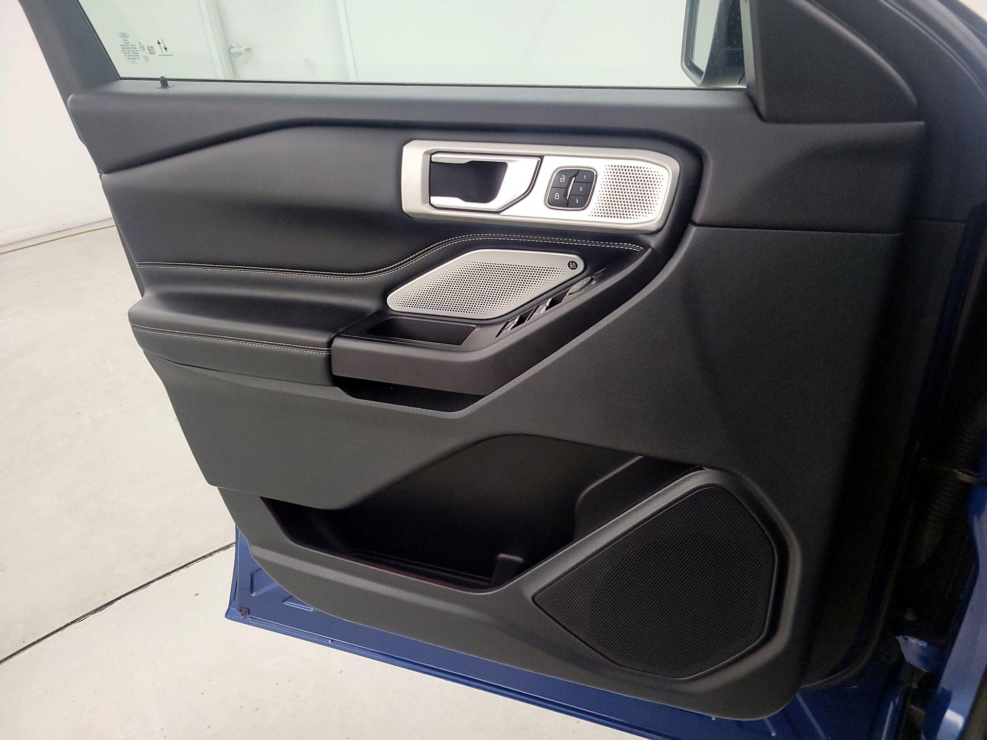 Thumbnail: 2020 Ford Explorer - 12