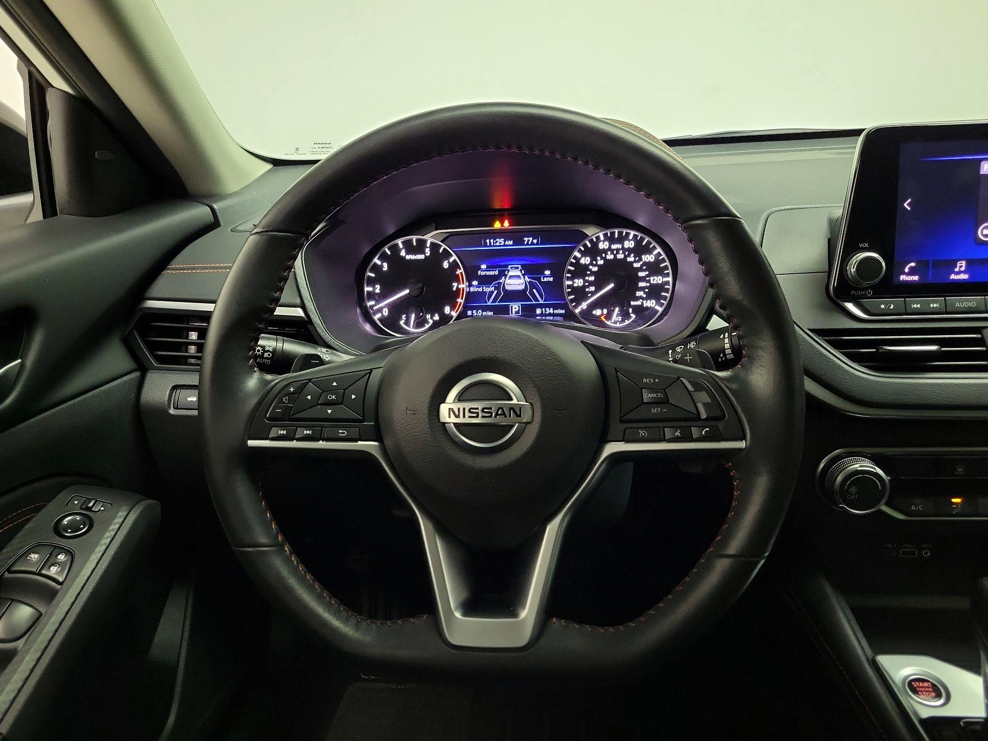 Thumbnail: 2022 Nissan Altima - 10