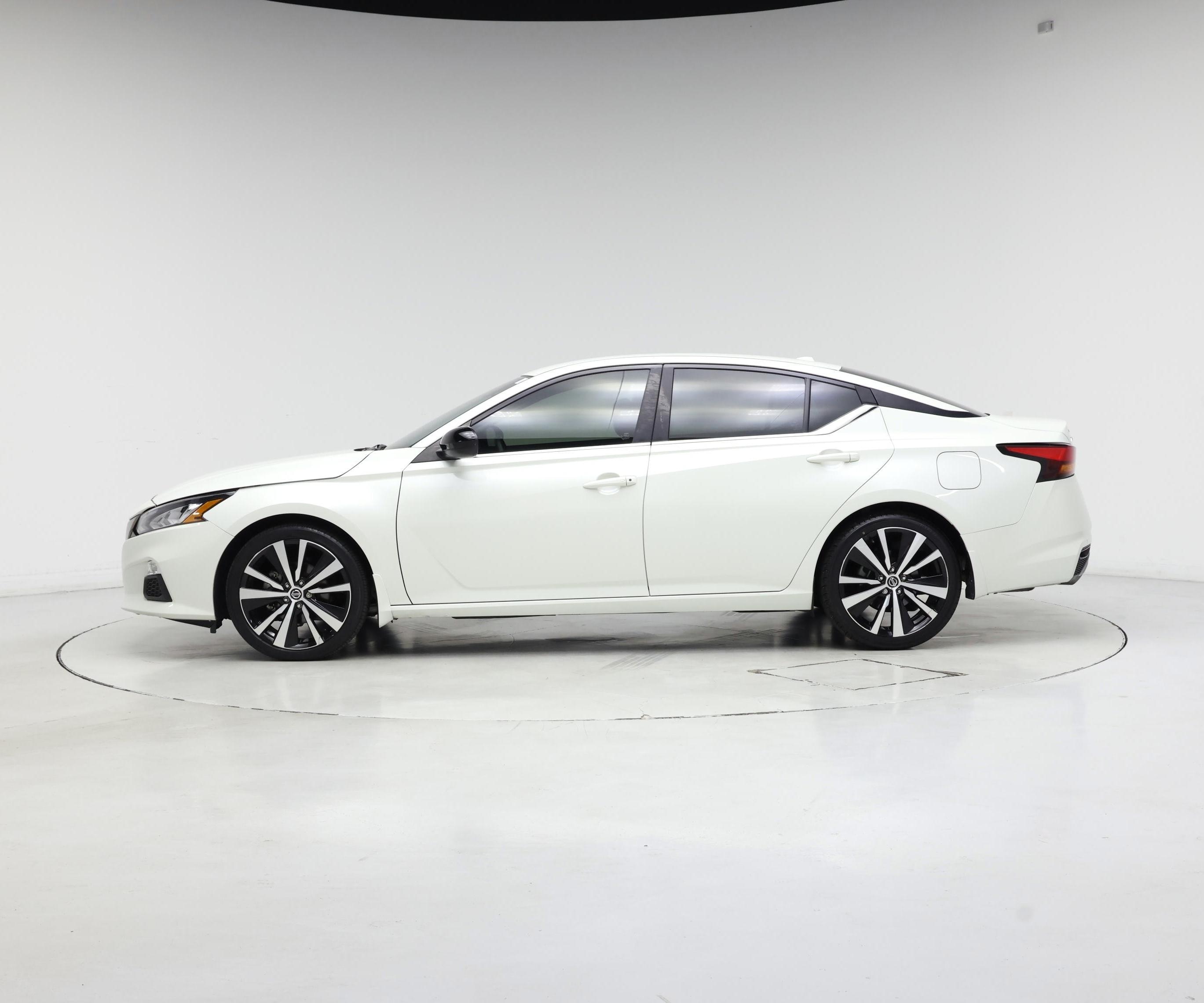 Thumbnail: 2022 Nissan Altima - 3