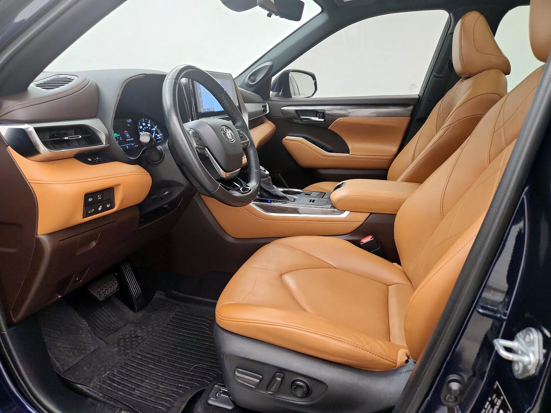 Thumbnail: 2021 Toyota Highlander - 11