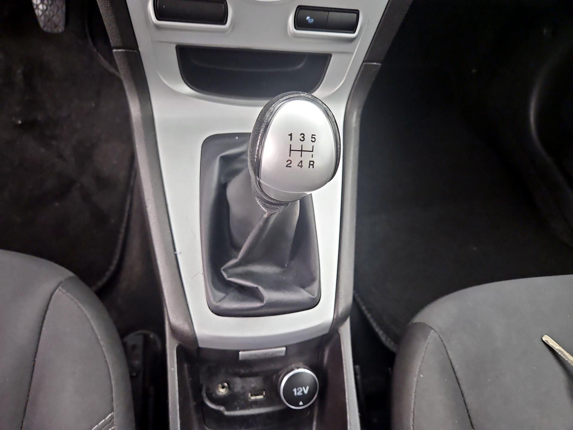 Thumbnail: 2016 Ford Fiesta - 16