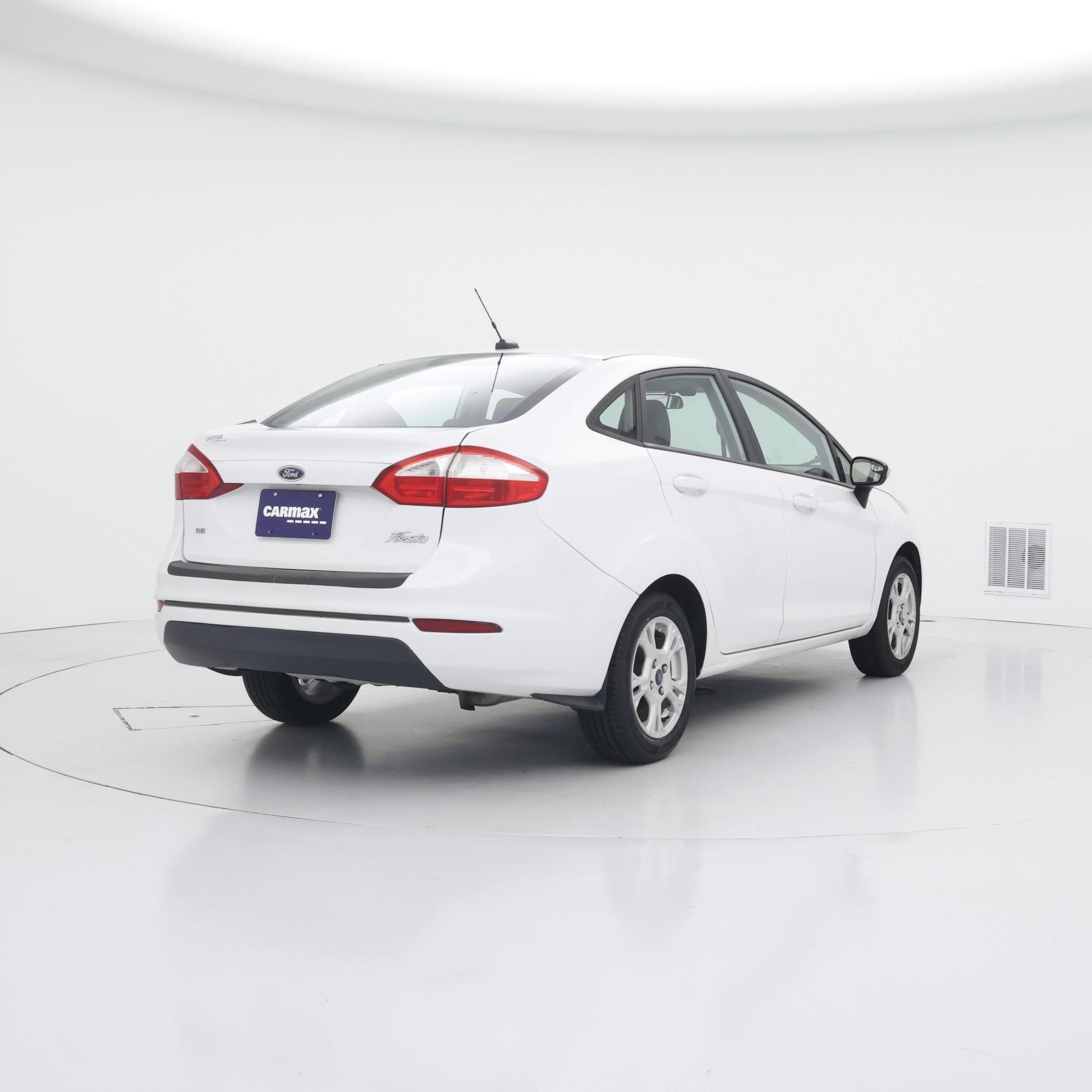 Thumbnail: 2016 Ford Fiesta - 8