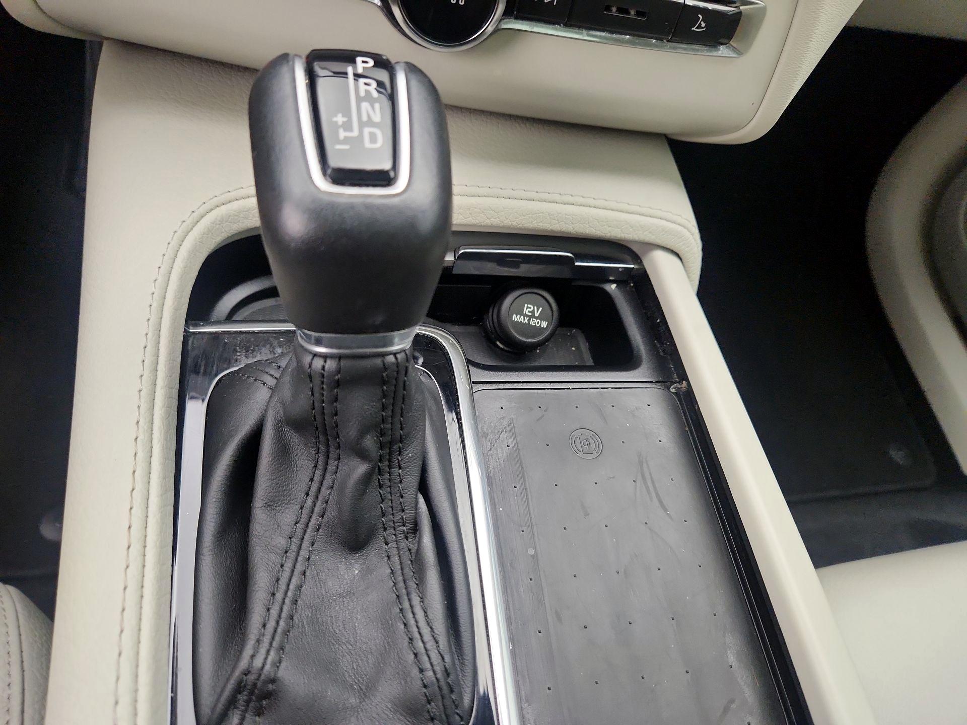 Thumbnail: 2022 Volvo XC90 - 18
