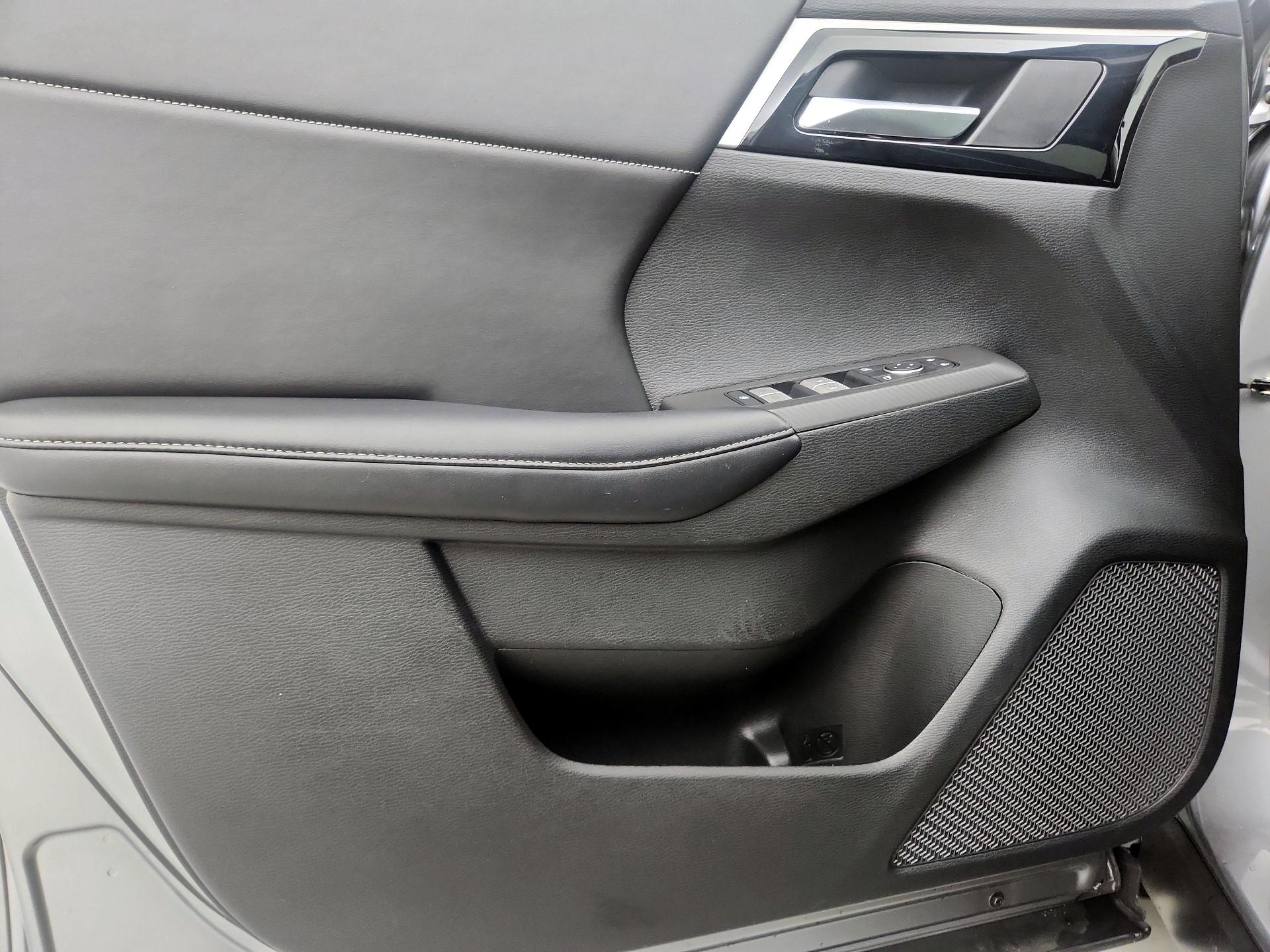 Thumbnail: 2022 Mitsubishi Outlander - 12
