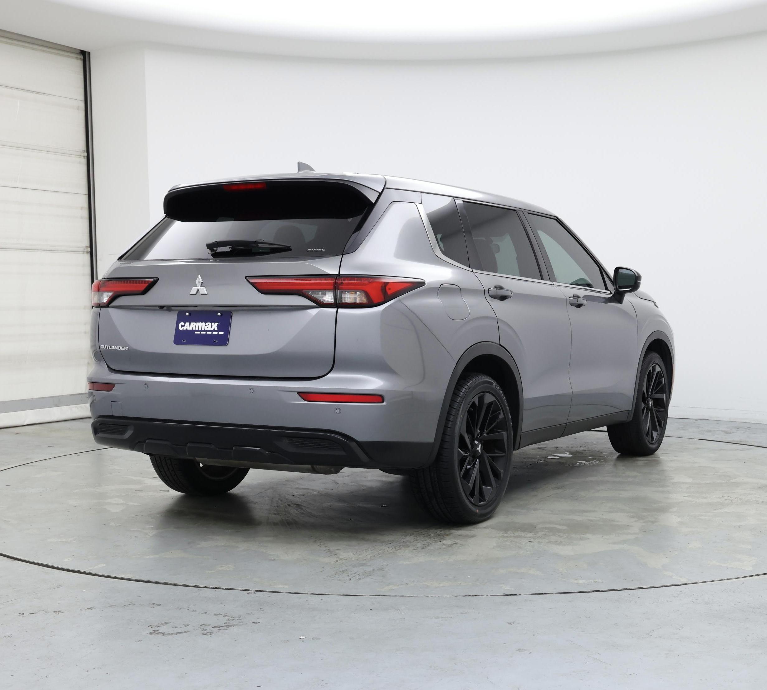 Thumbnail: 2022 Mitsubishi Outlander - 8