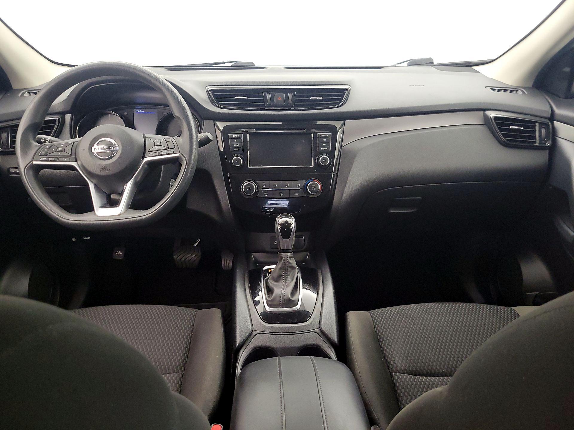 Thumbnail: 2021 Nissan Rogue Sport - 9