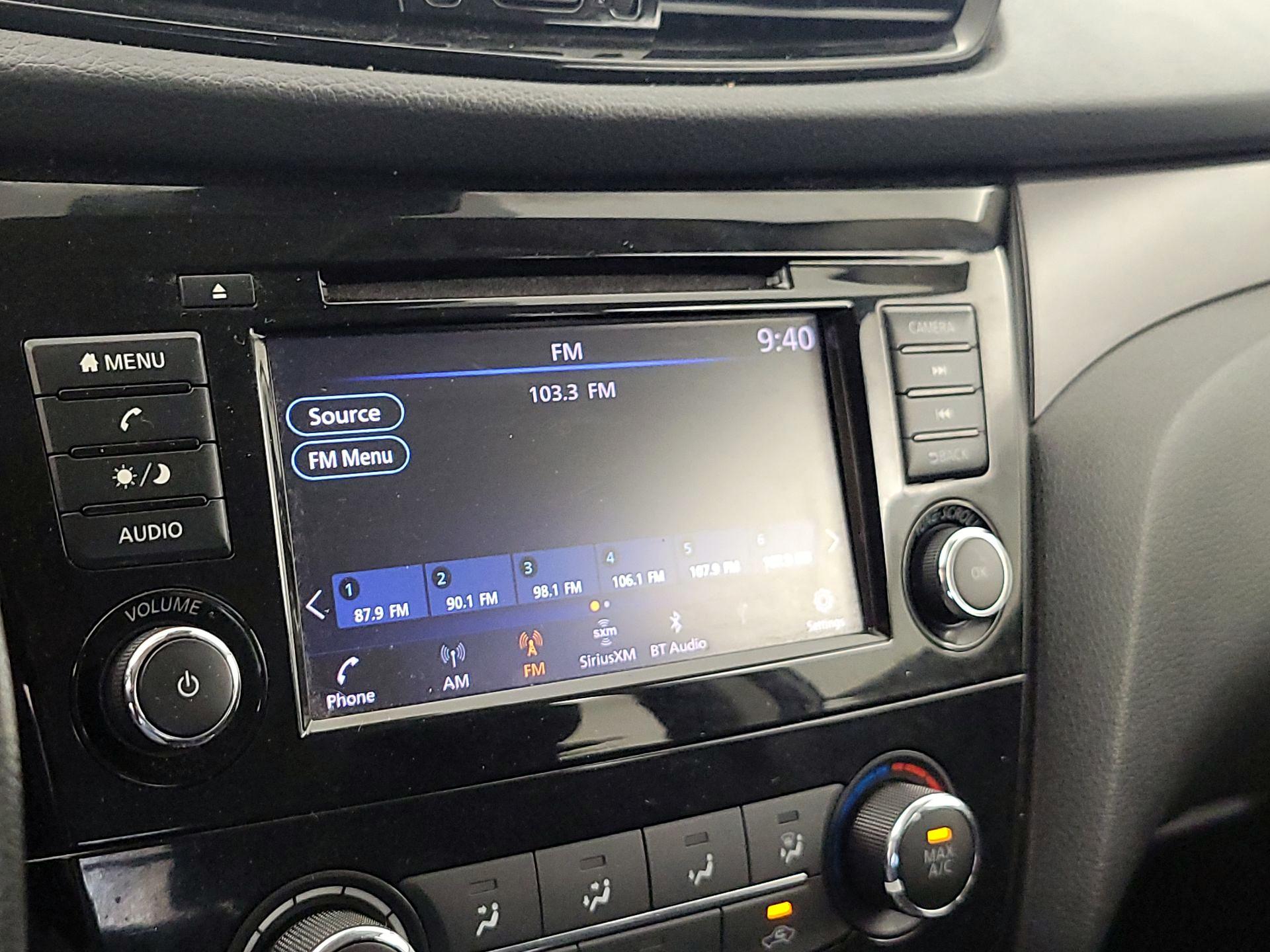 Thumbnail: 2021 Nissan Rogue Sport - 15