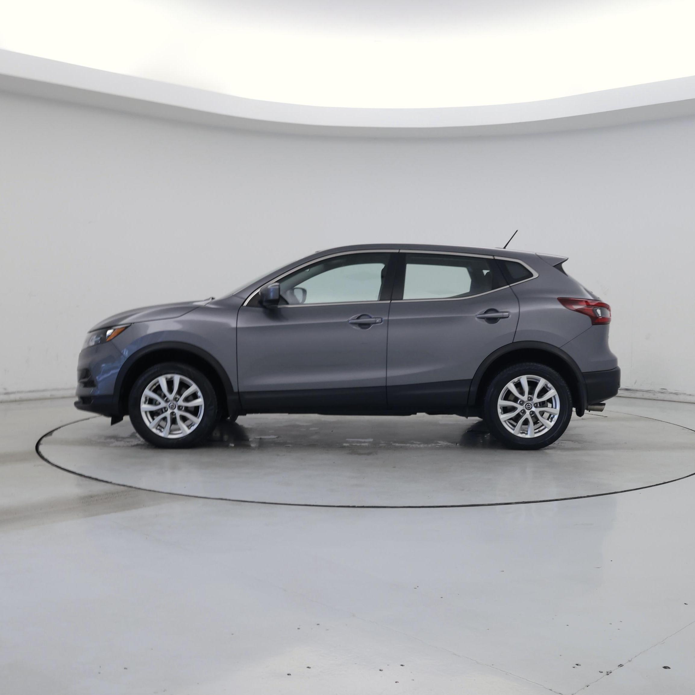 Thumbnail: 2021 Nissan Rogue Sport - 3