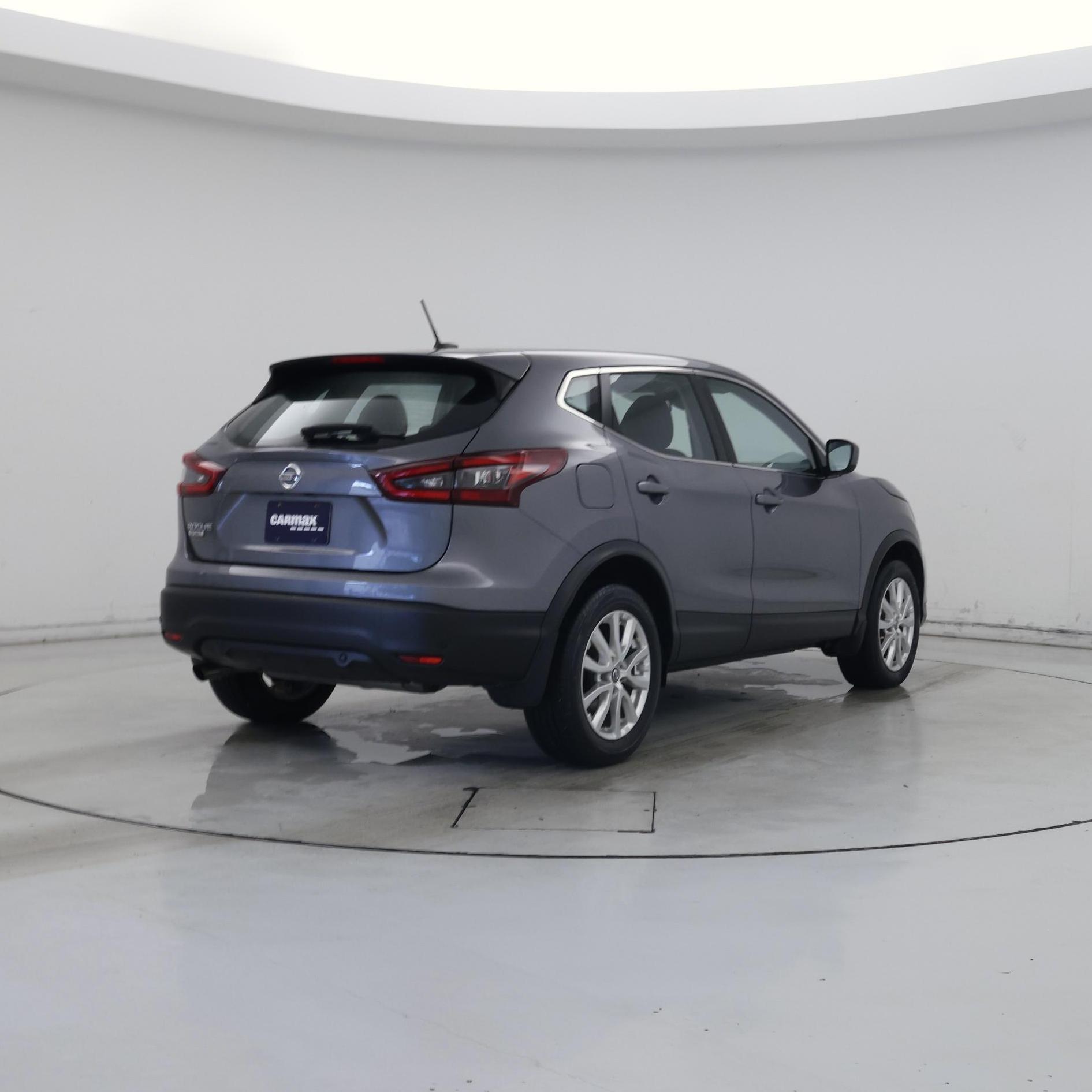 Thumbnail: 2021 Nissan Rogue Sport - 8