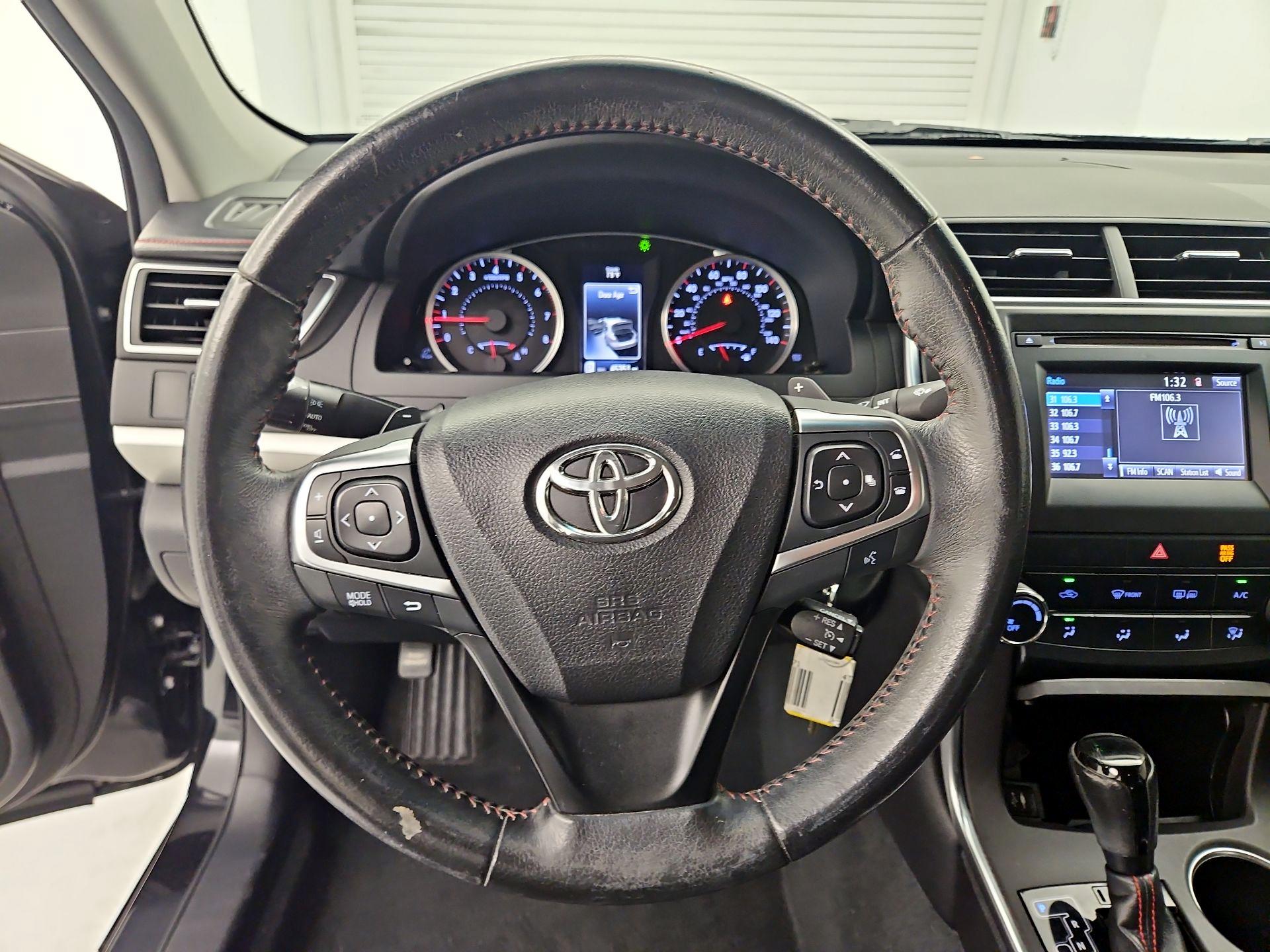 Thumbnail: 2015 Toyota Camry - 10