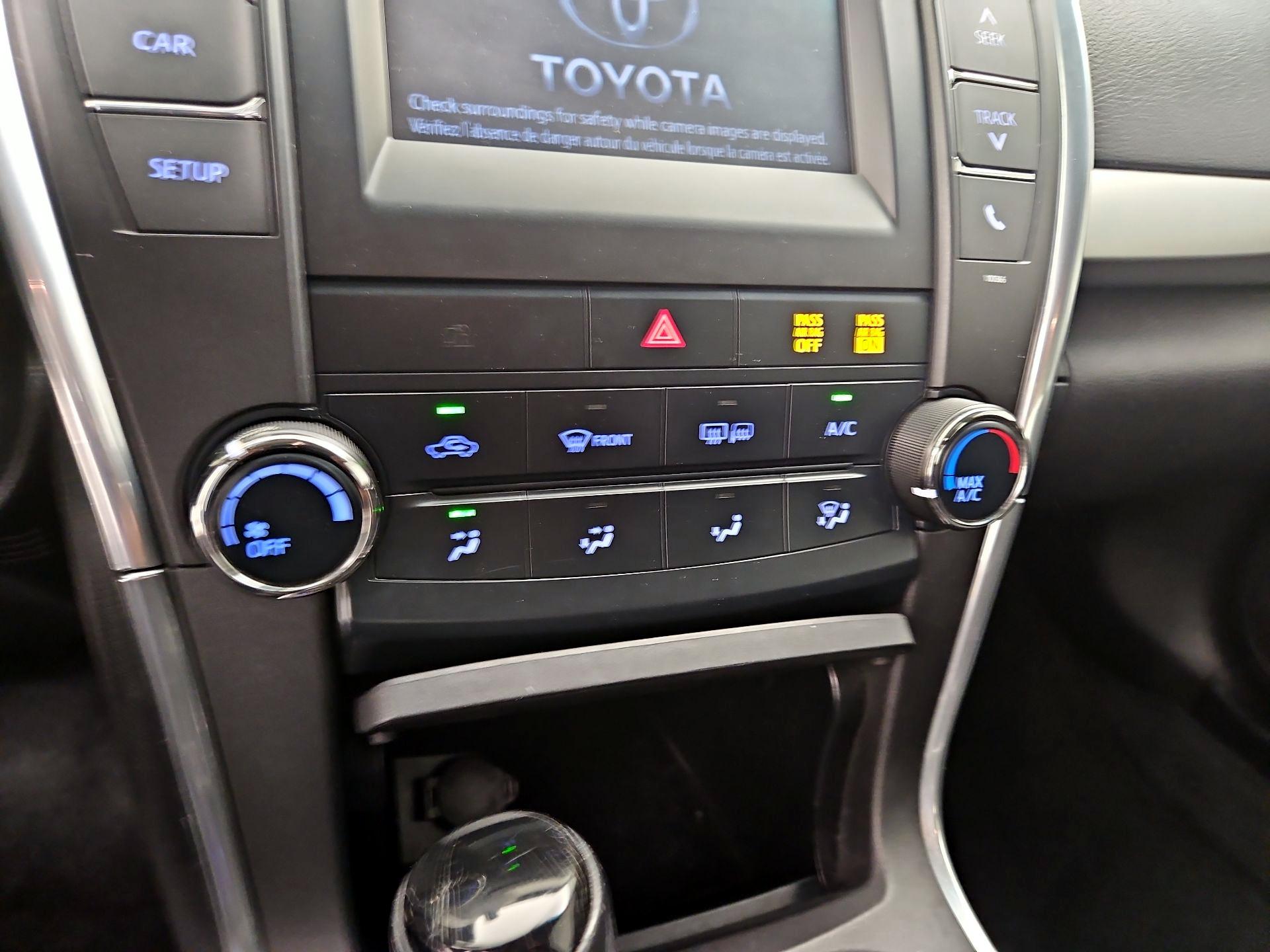 Thumbnail: 2015 Toyota Camry - 16