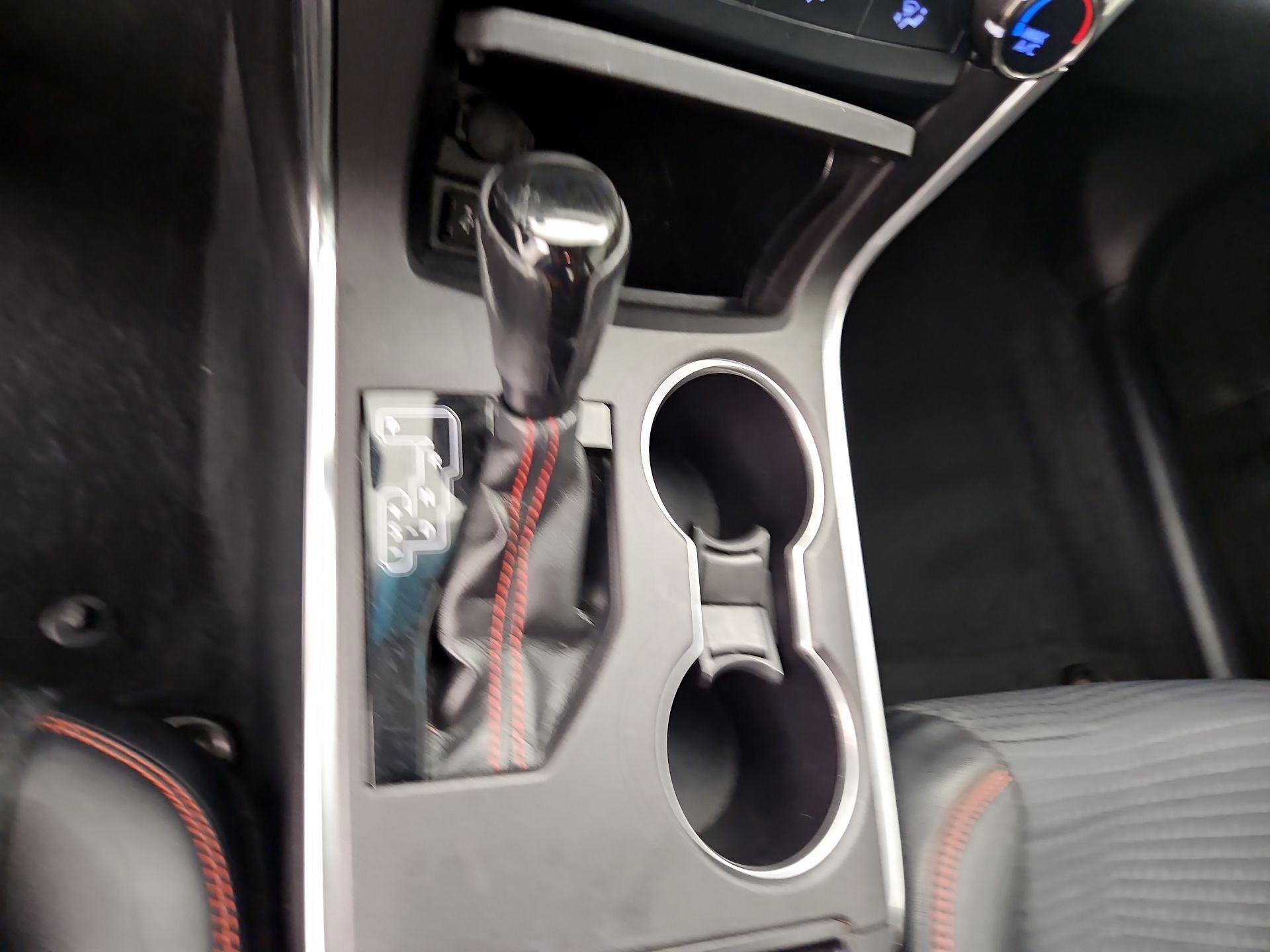 Thumbnail: 2015 Toyota Camry - 17