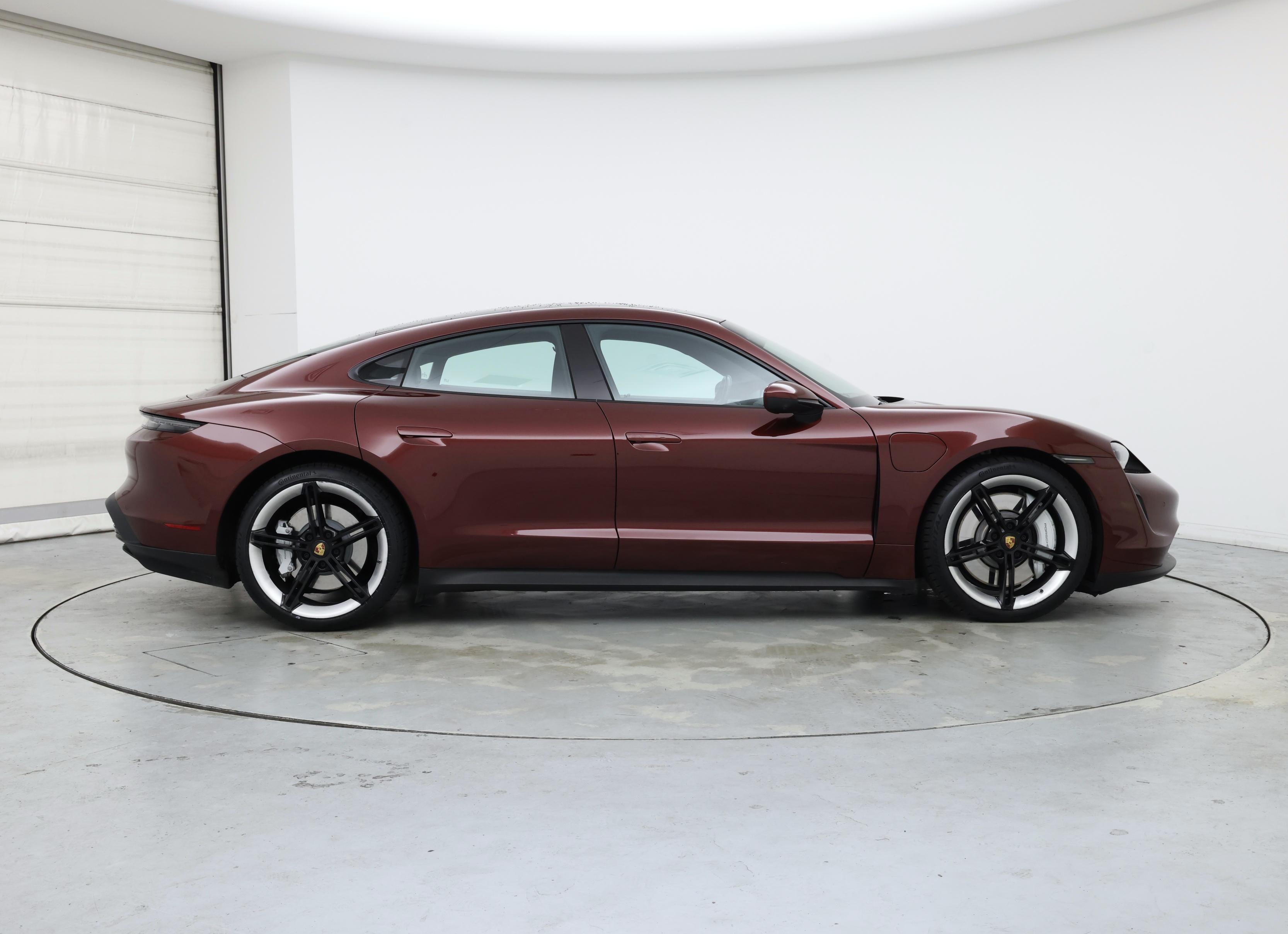 Thumbnail: 2022 Porsche Taycan - 7