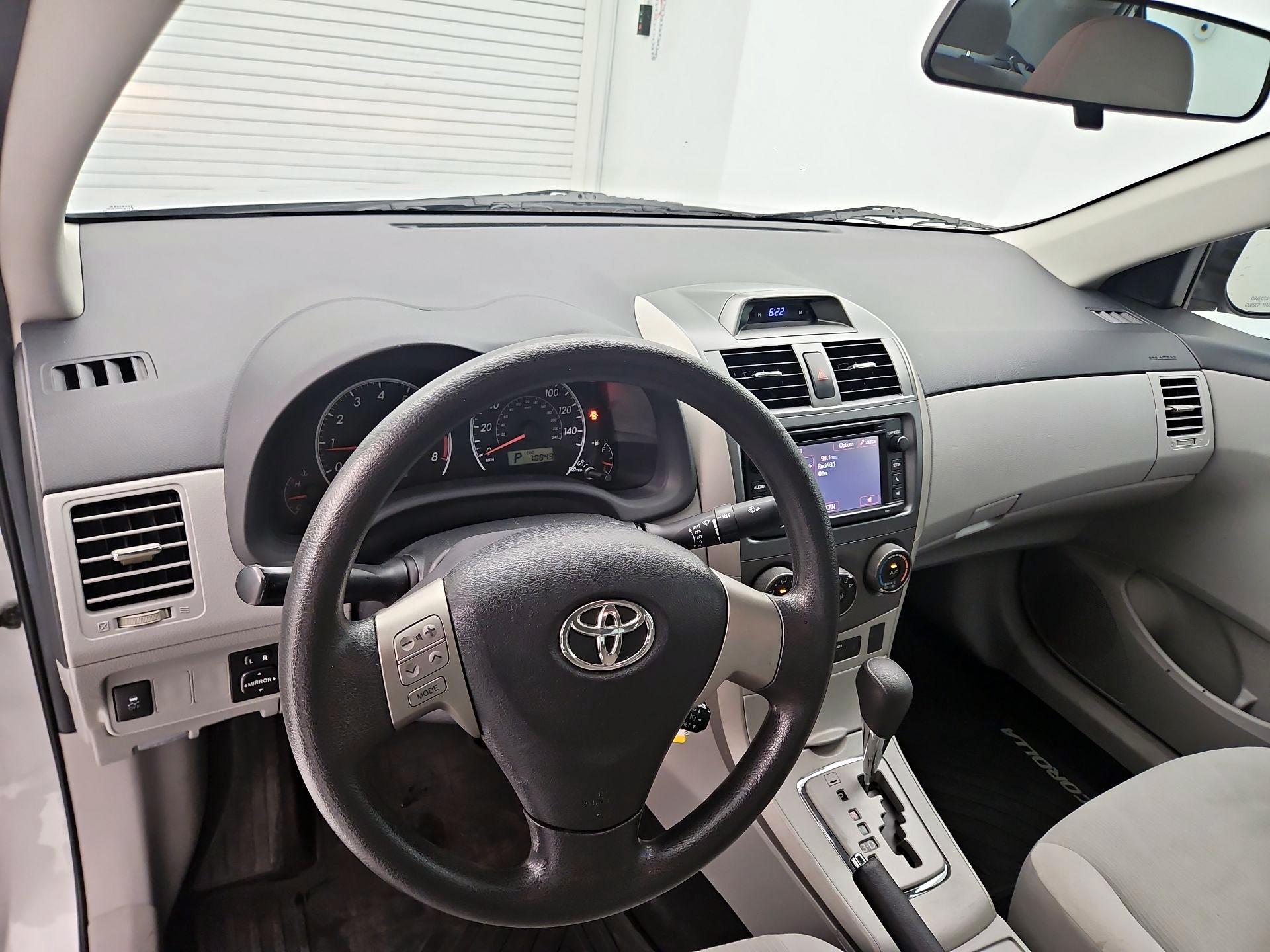 Thumbnail: 2013 Toyota Corolla - 9