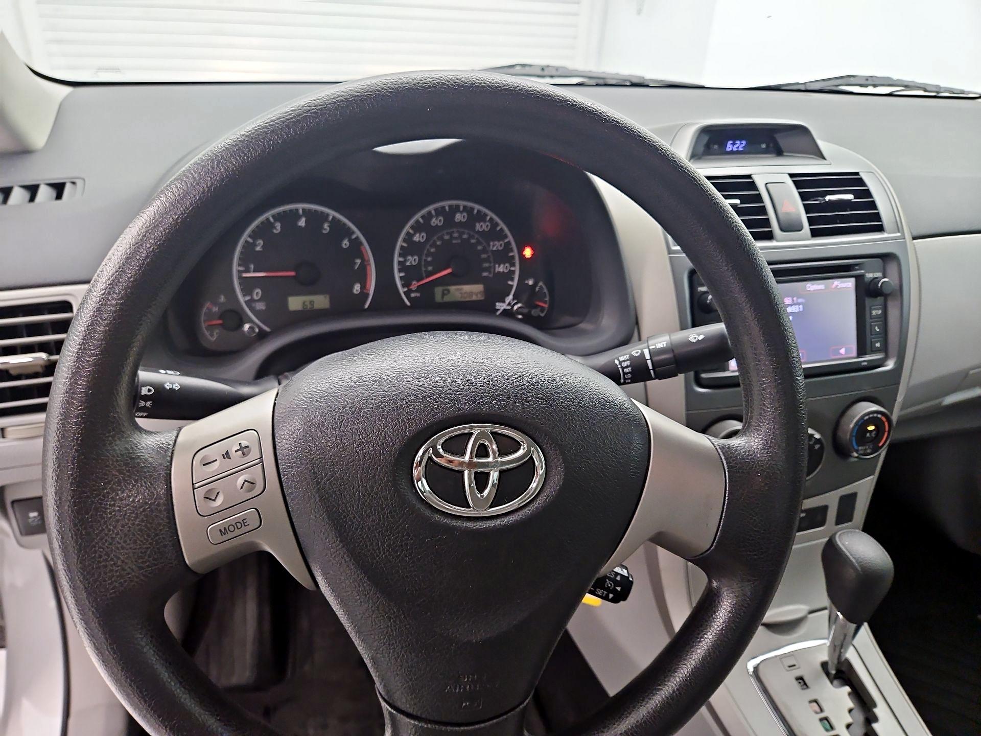 Thumbnail: 2013 Toyota Corolla - 10