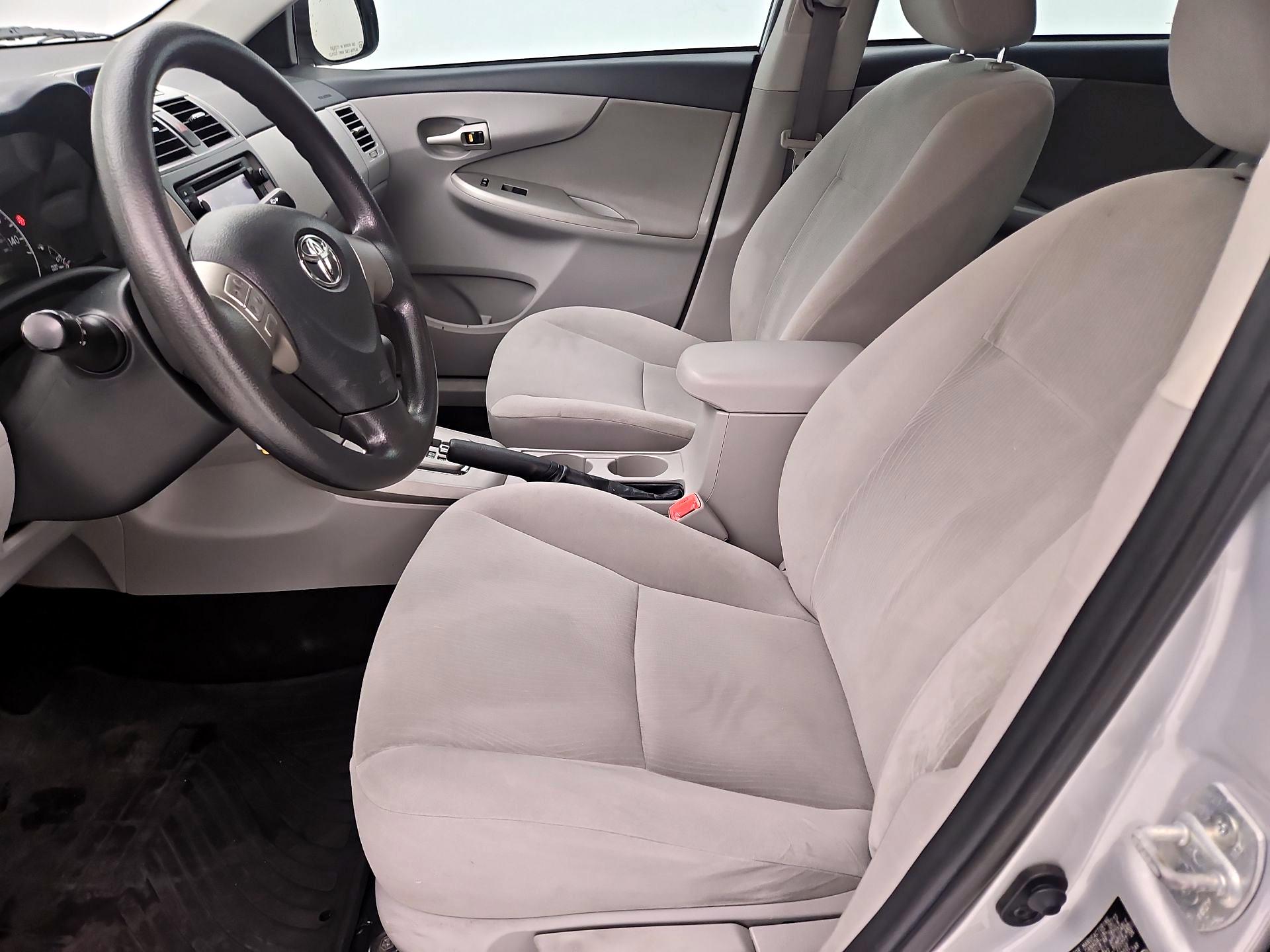 Thumbnail: 2013 Toyota Corolla - 11