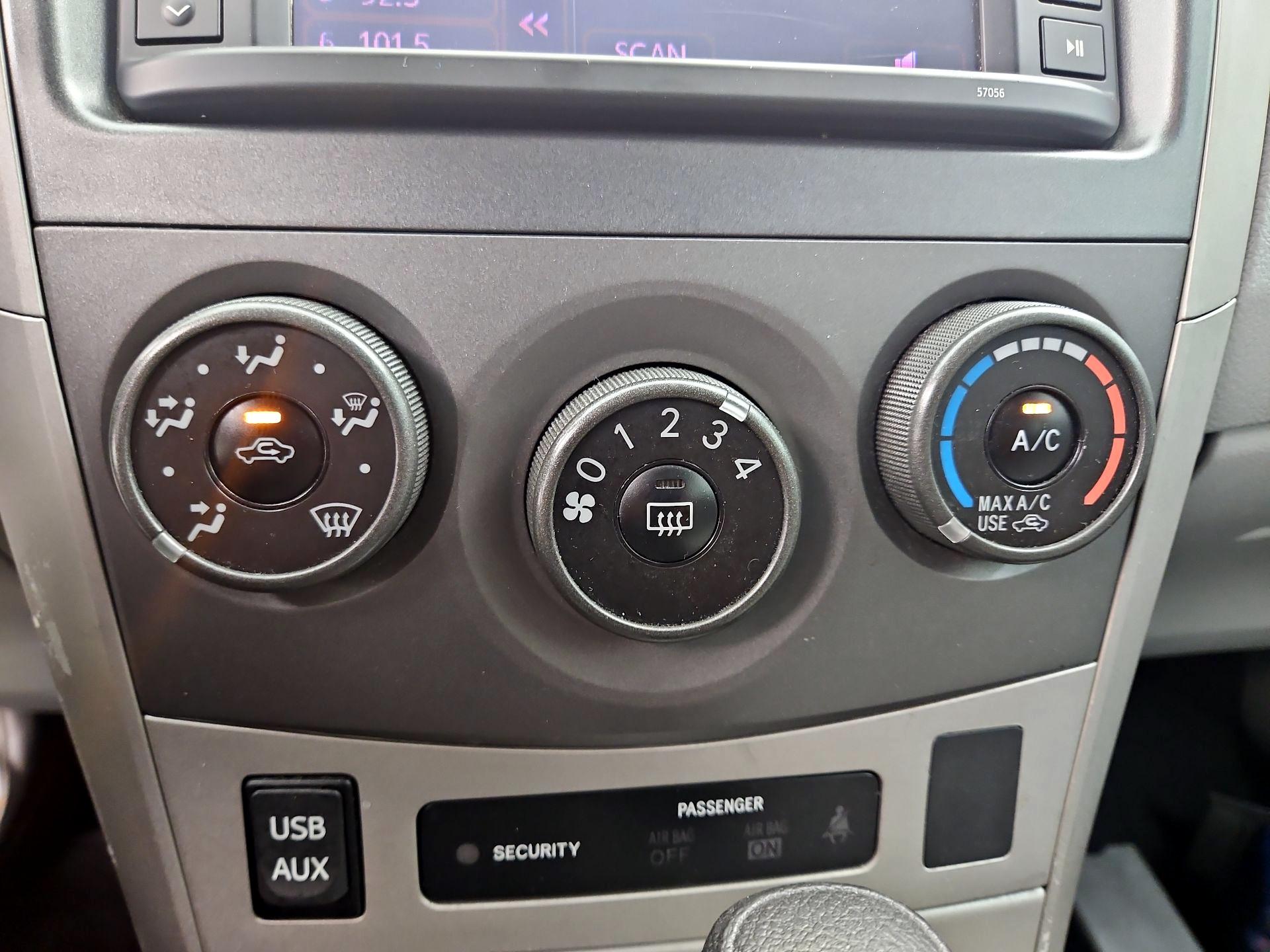 Thumbnail: 2013 Toyota Corolla - 15