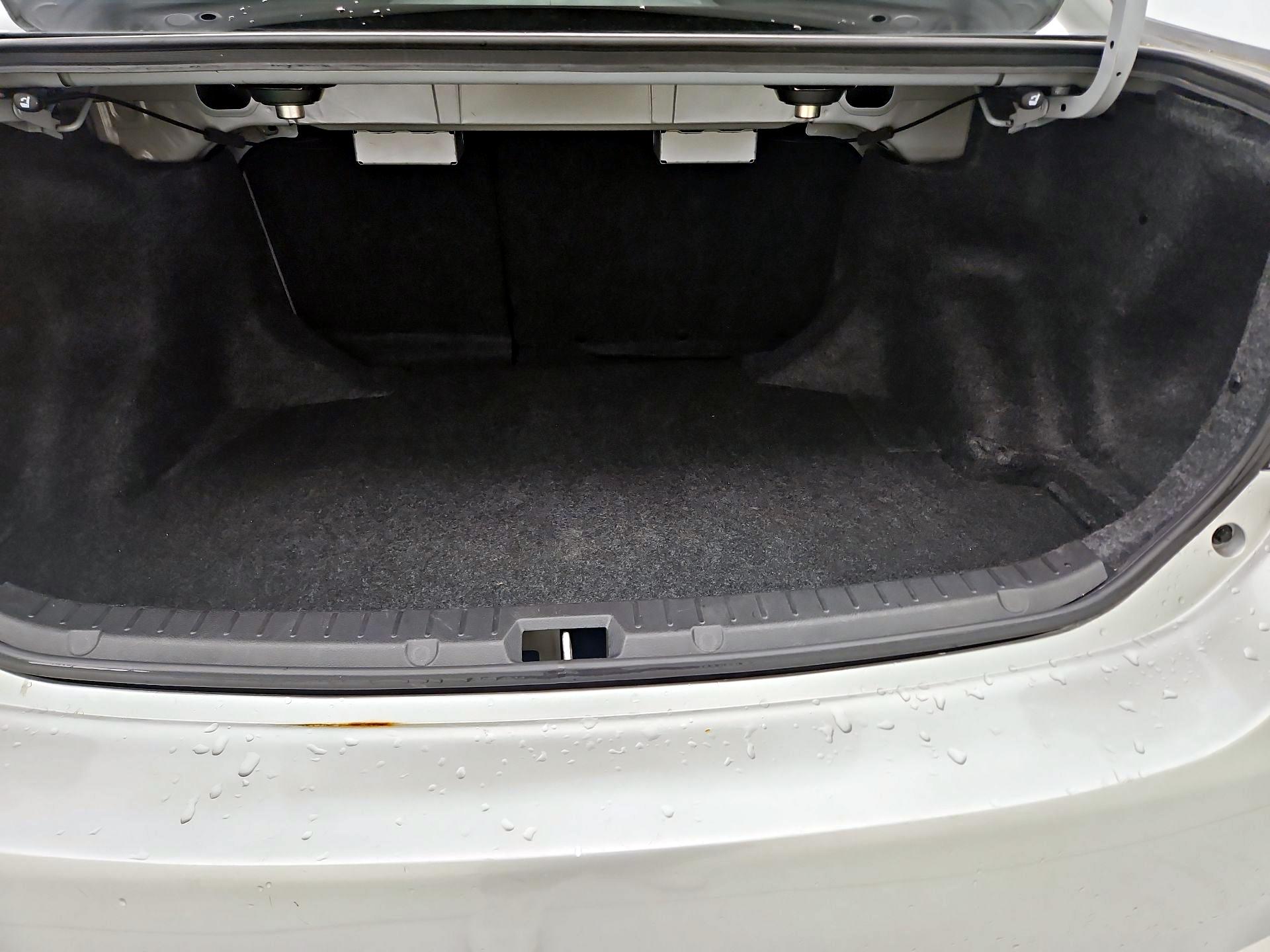 Thumbnail: 2013 Toyota Corolla - 19