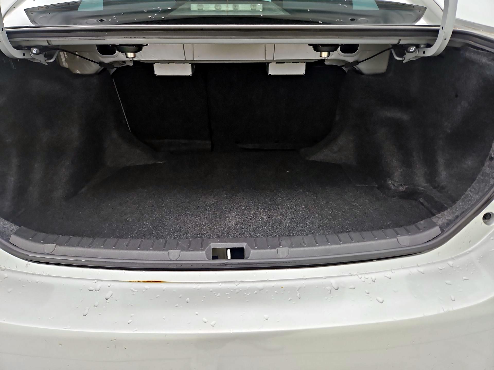 Thumbnail: 2013 Toyota Corolla - 20