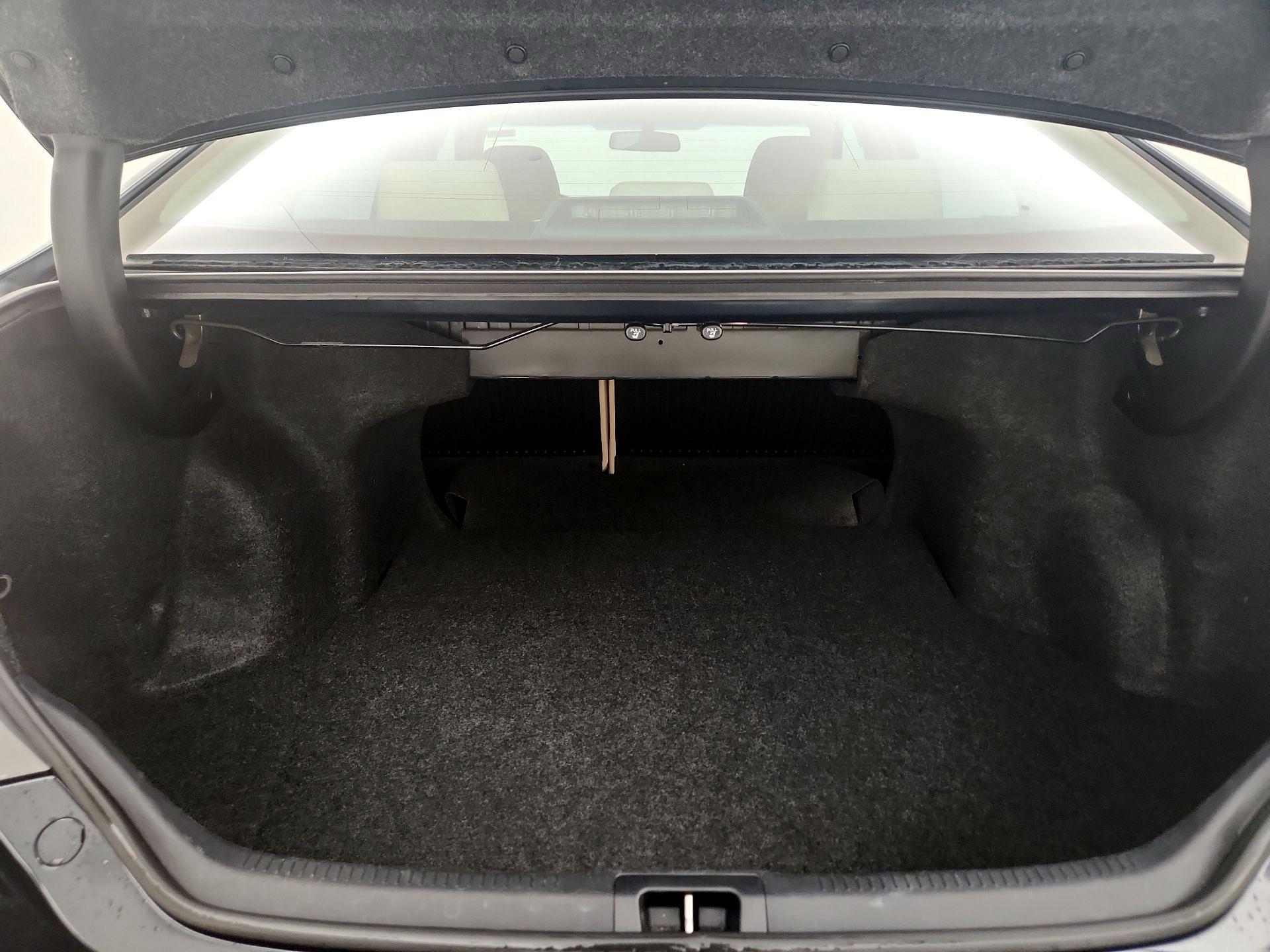 Thumbnail: 2015 Toyota Camry - 20