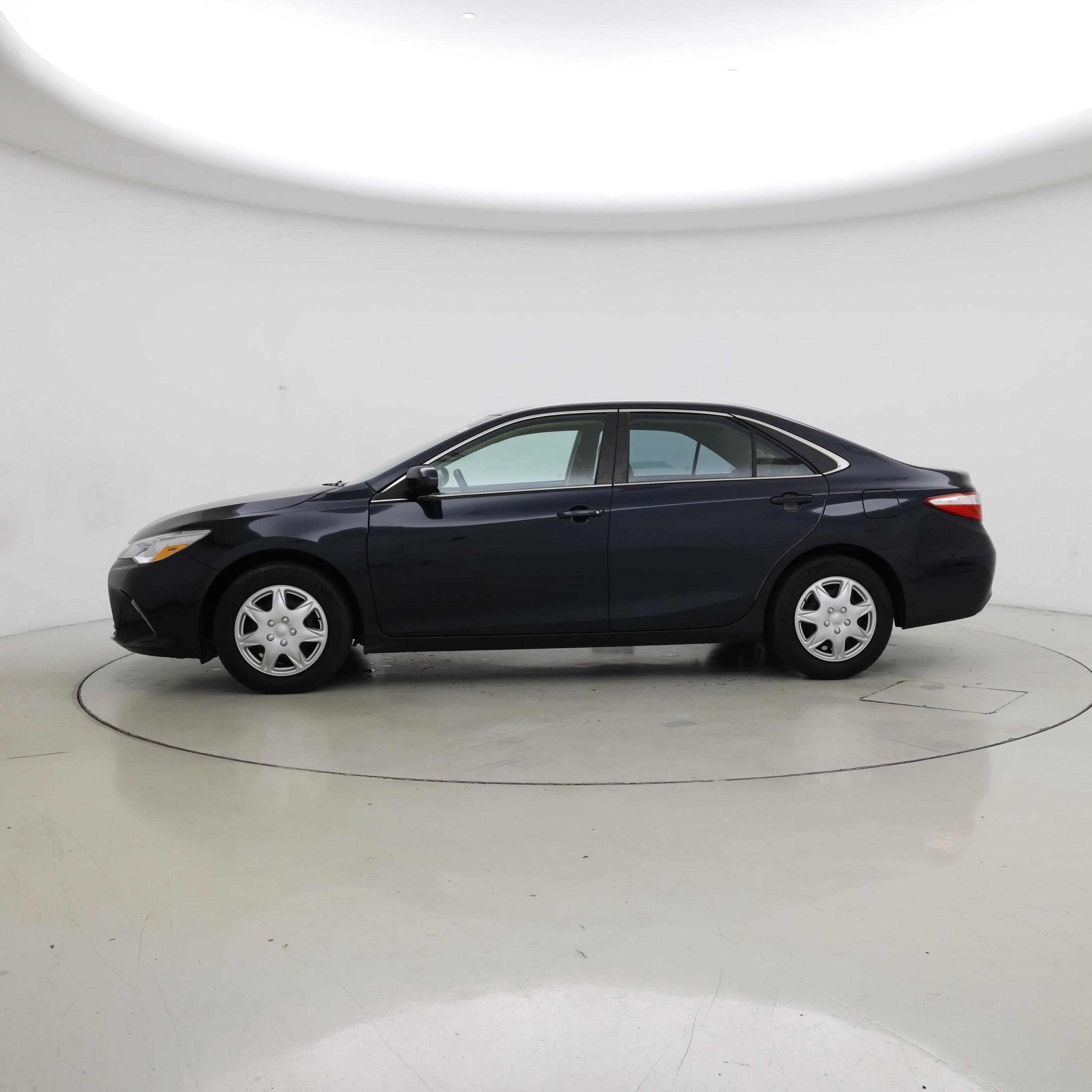 Thumbnail: 2015 Toyota Camry - 3