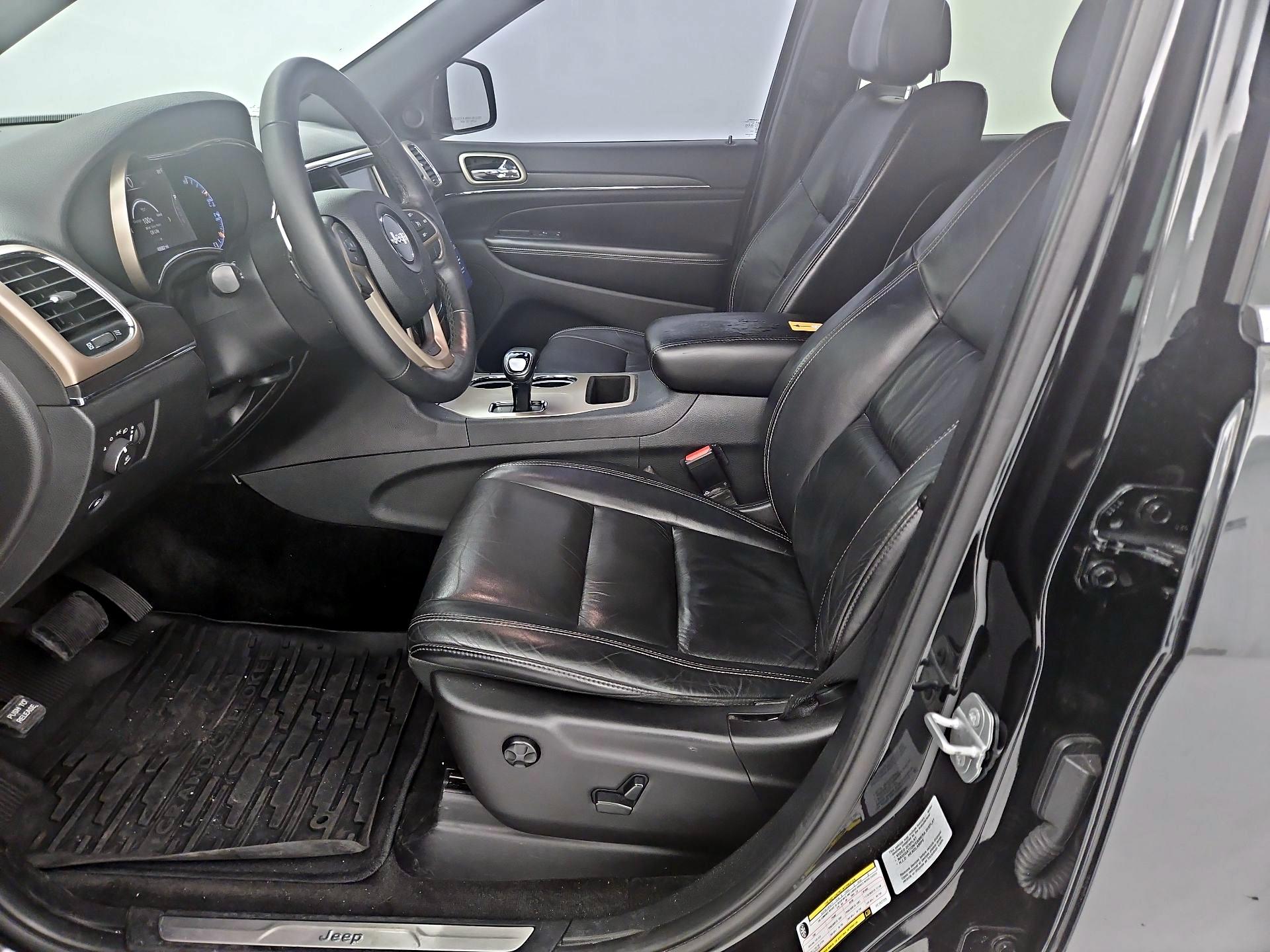 Thumbnail: 2015 Jeep Grand Cherokee - 11