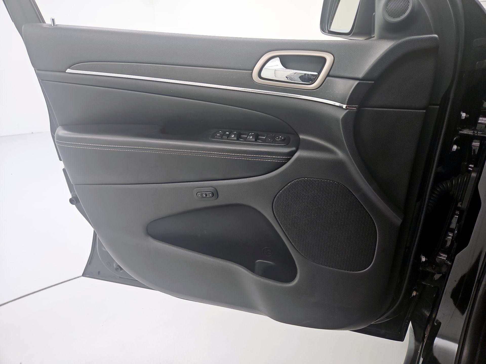 Thumbnail: 2015 Jeep Grand Cherokee - 12